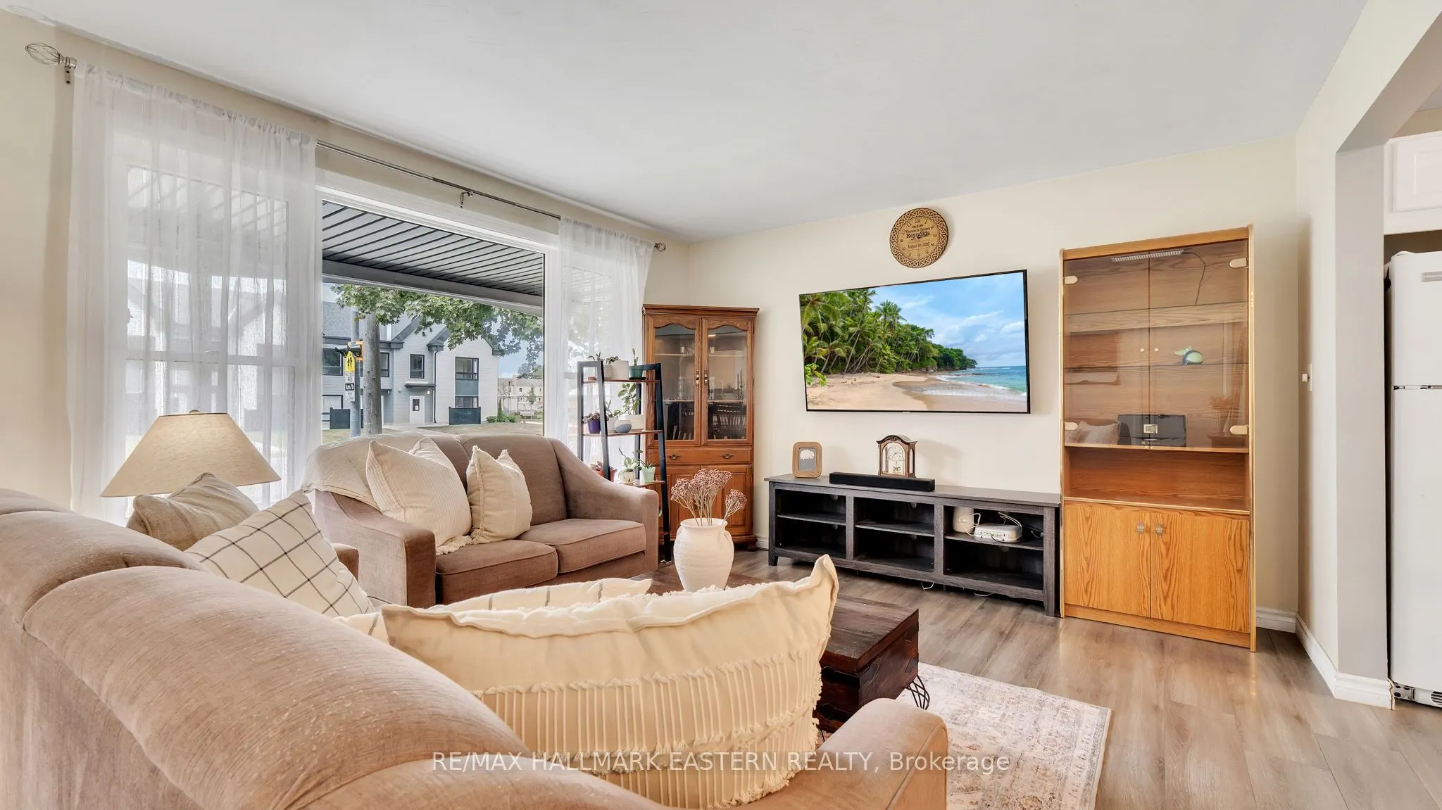 310 Elgin Street E