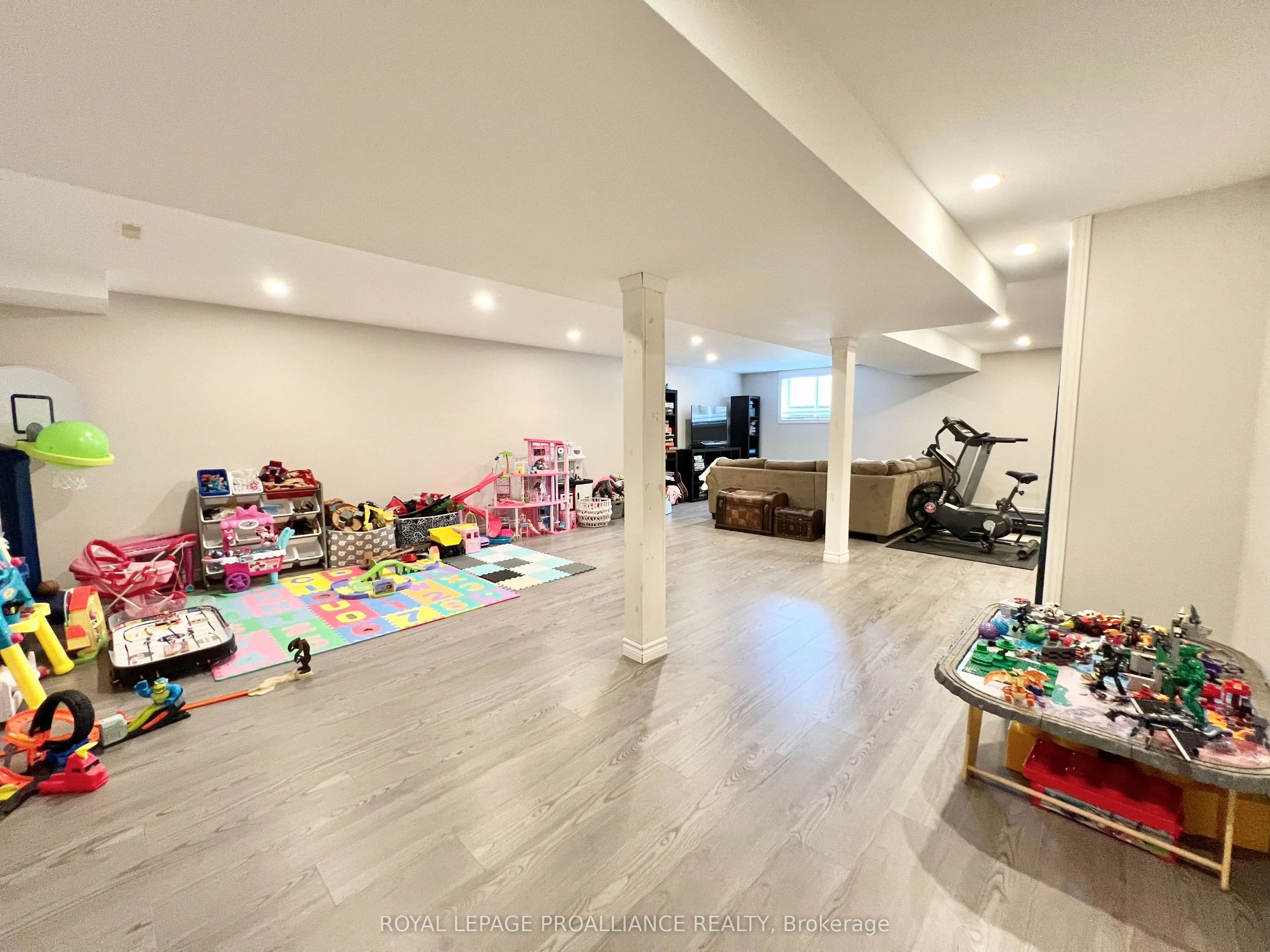 32 Vertis Court