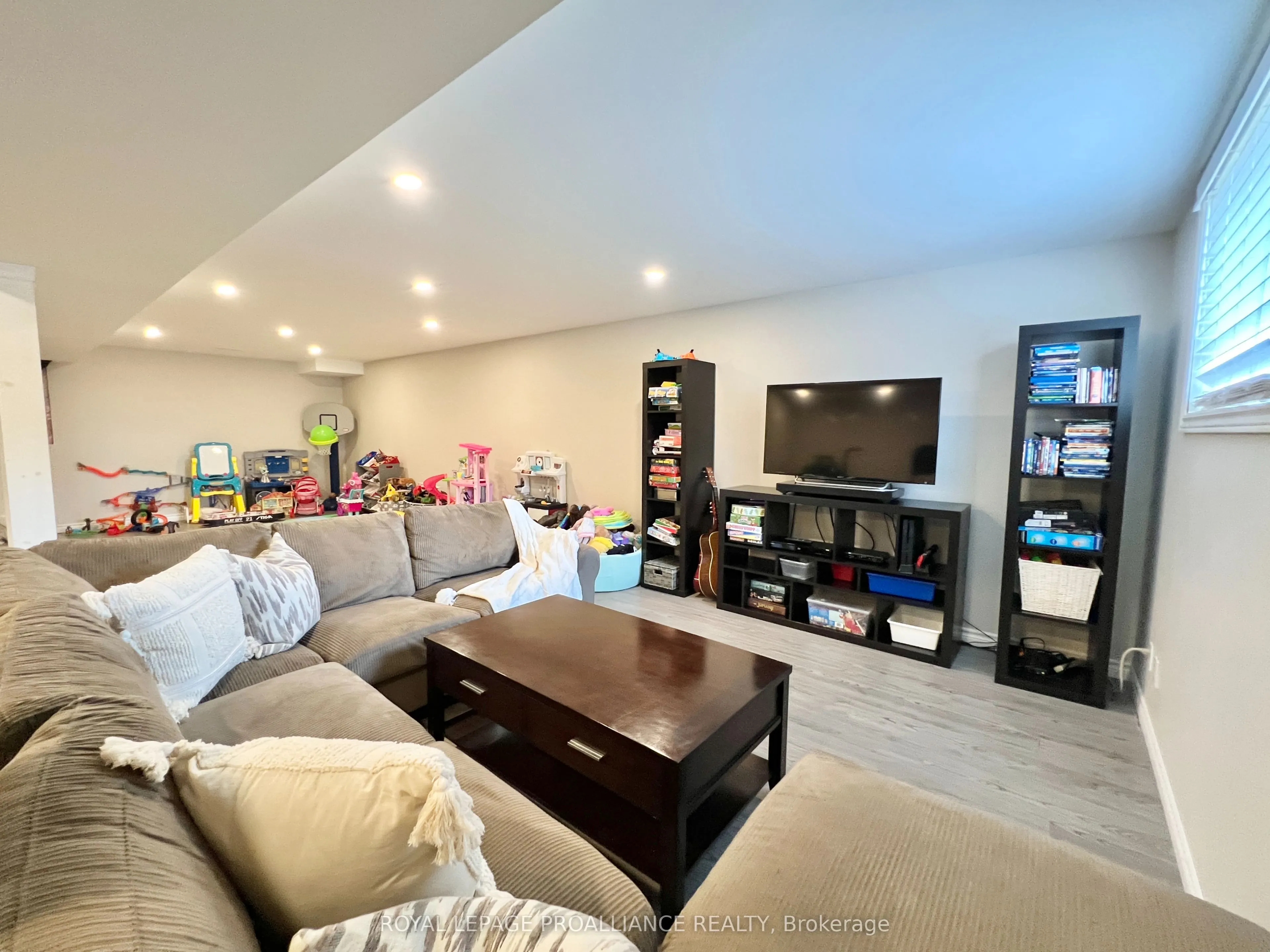 32 Vertis Court