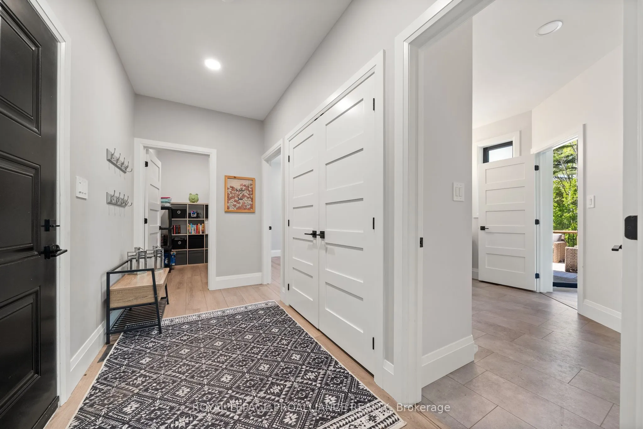 21514 Loyalist Parkway