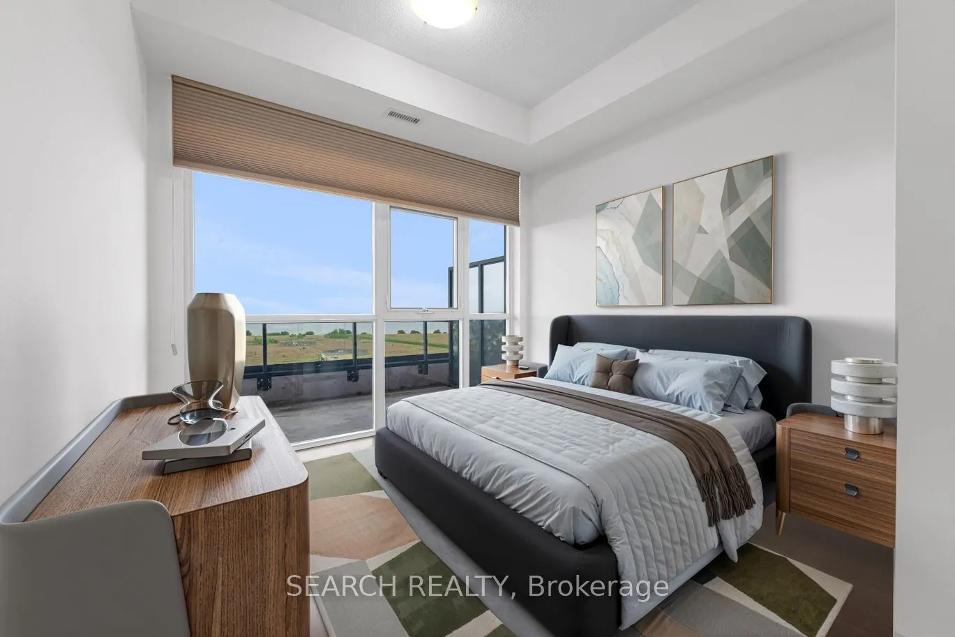 560 North Service Road N, #901