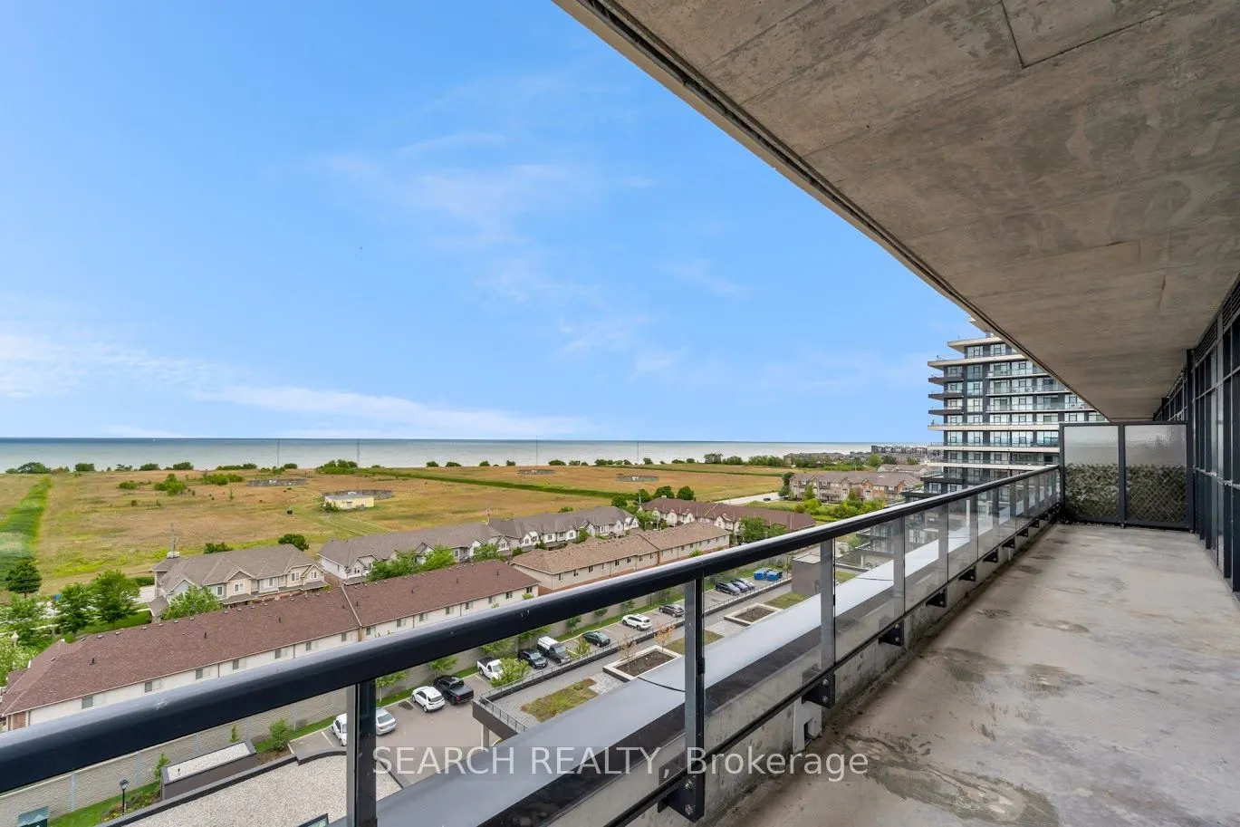 560 North Service Road N, #901