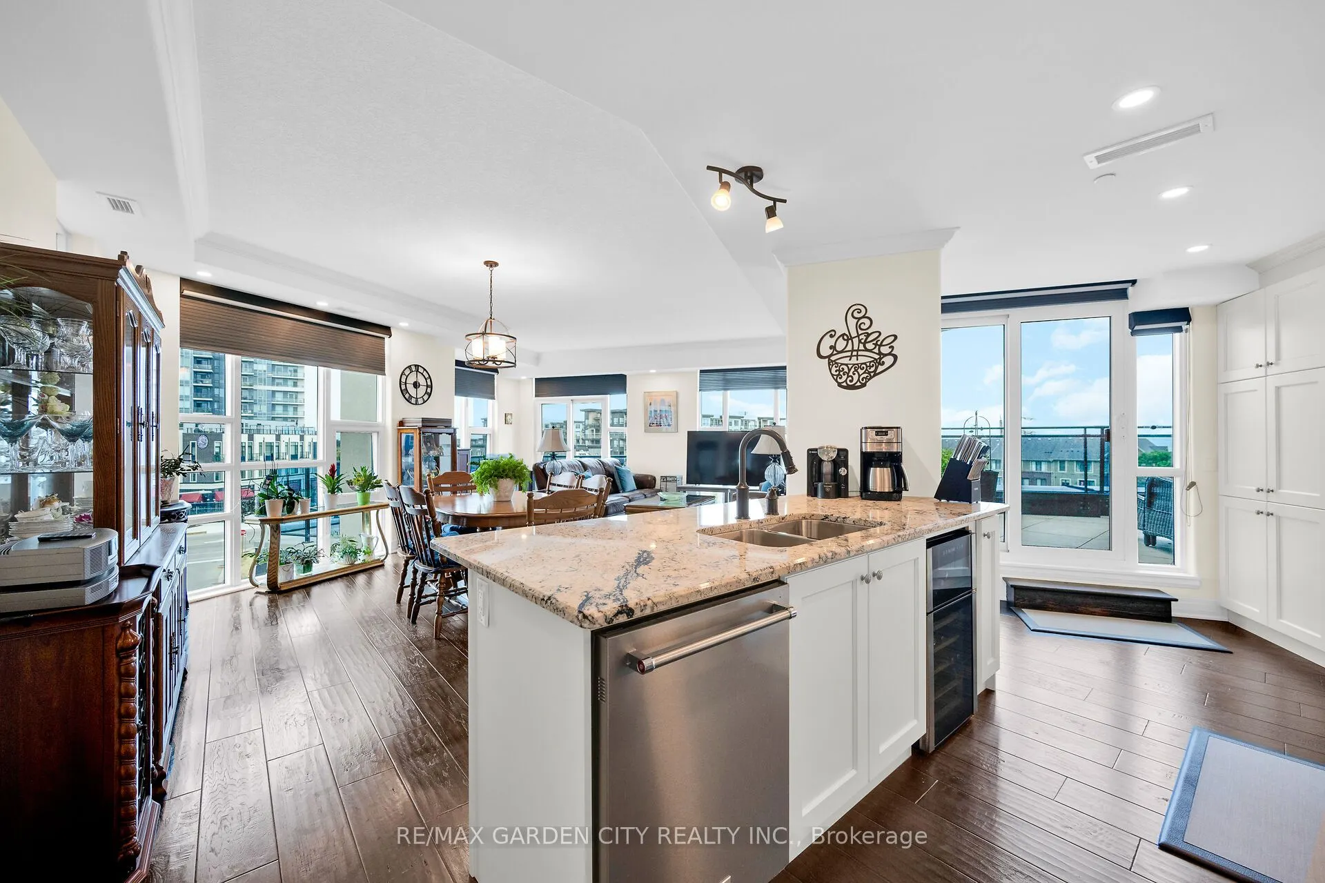 10 Concord Place, #408