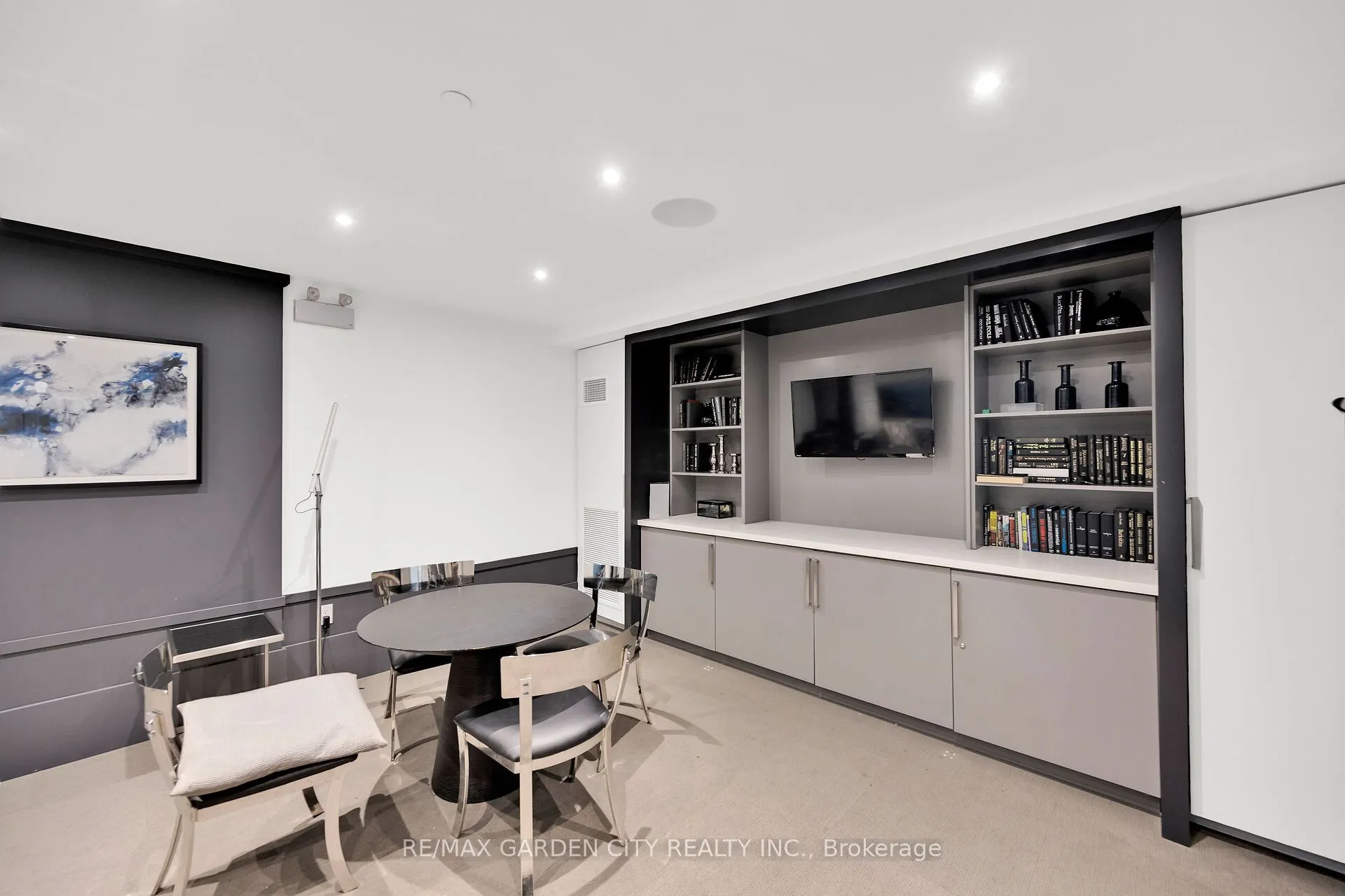 10 Concord Place, #408