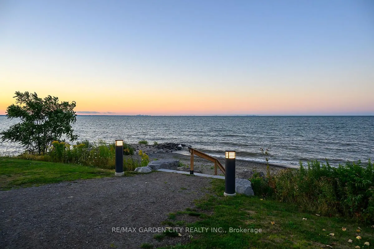 10 Concord Place, #408