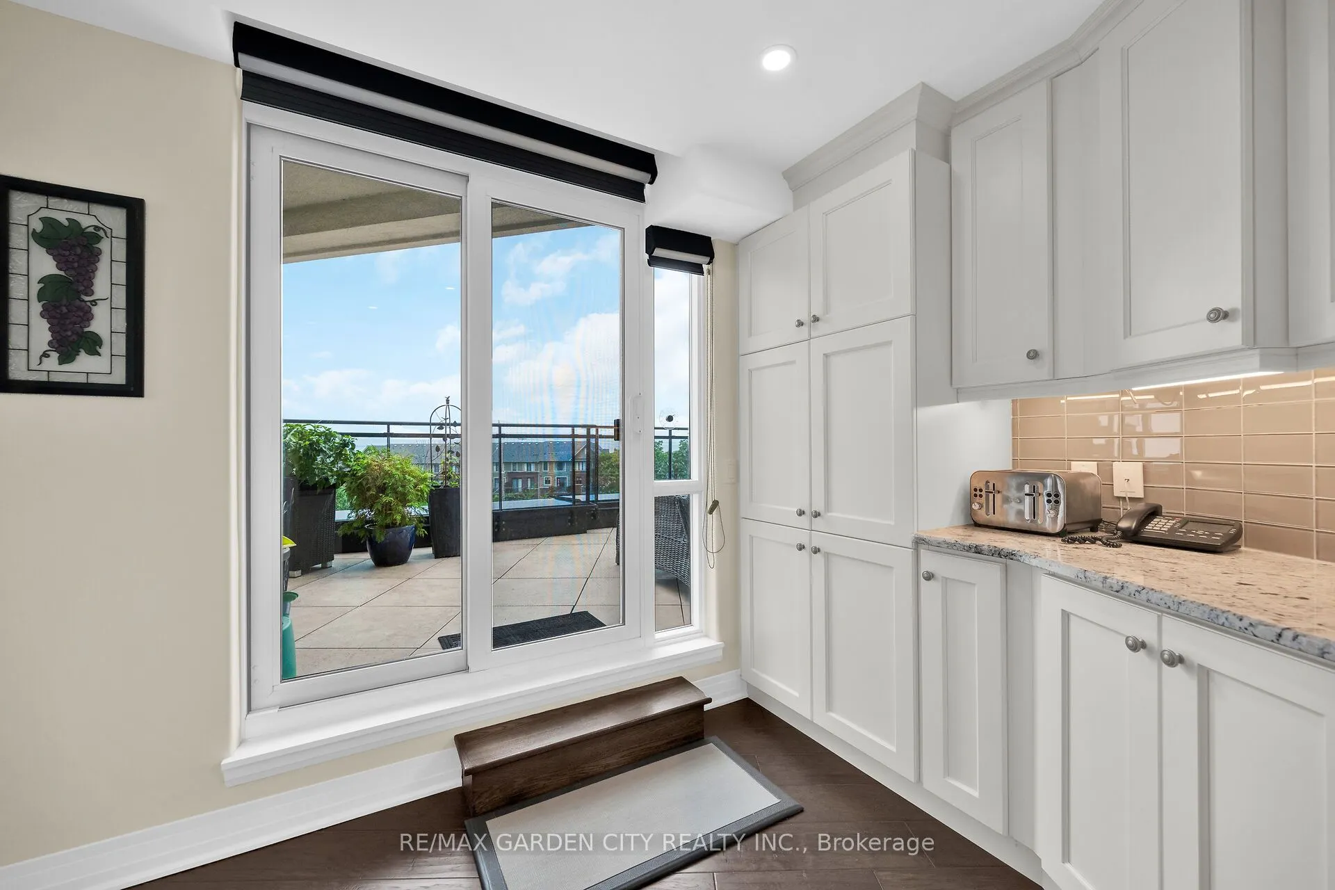 10 Concord Place, #408
