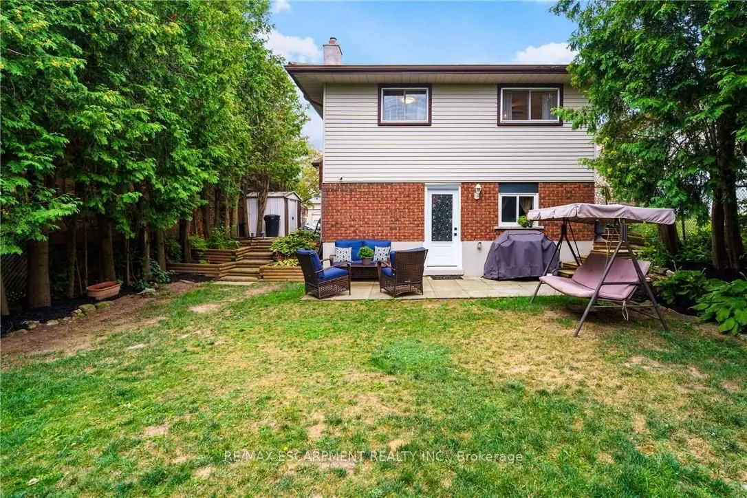 444 QUEEN VICTORIA Drive