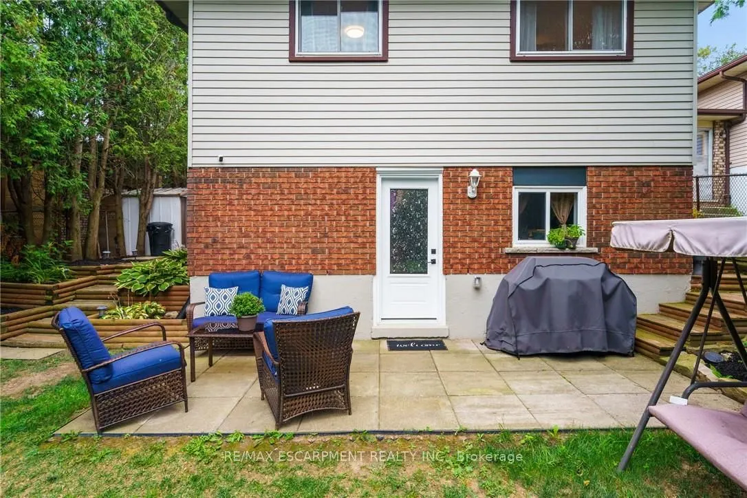 444 QUEEN VICTORIA Drive
