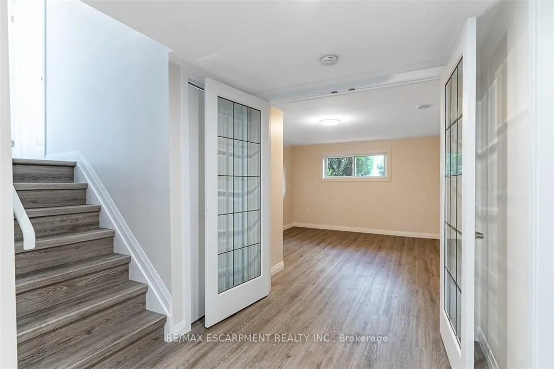 444 QUEEN VICTORIA Drive