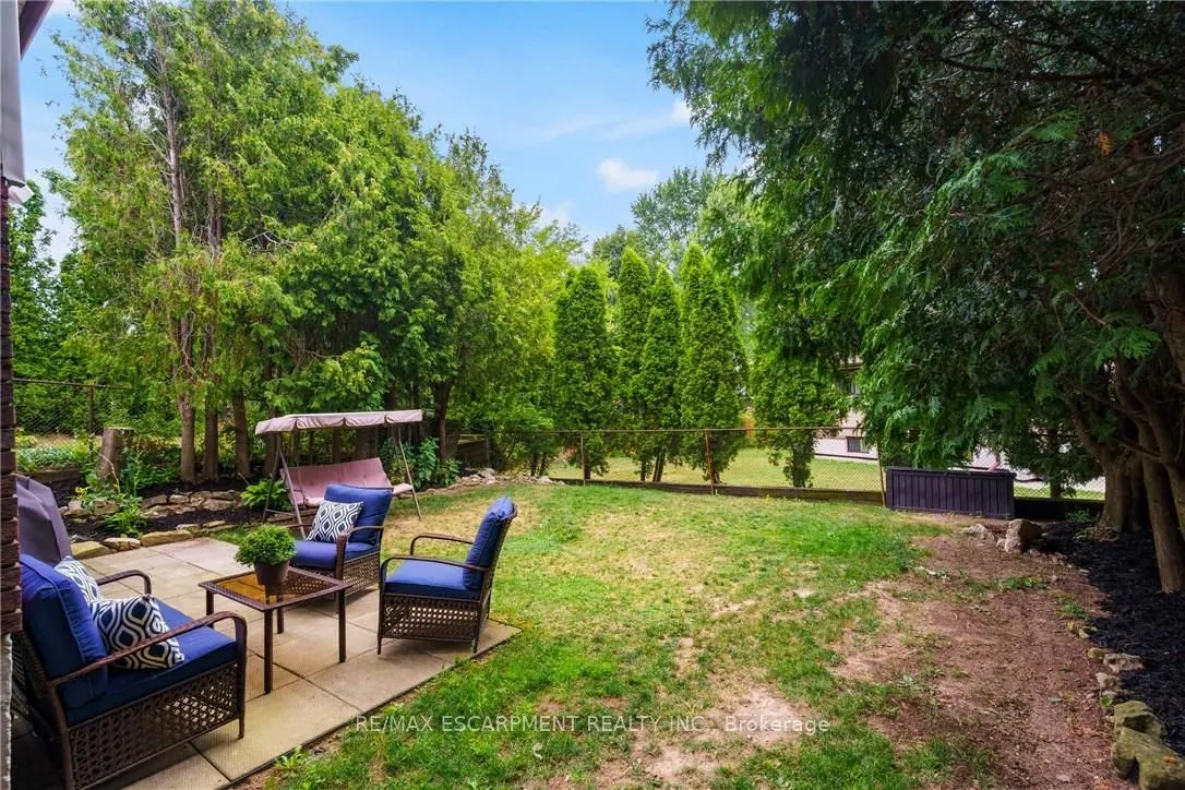 444 QUEEN VICTORIA Drive