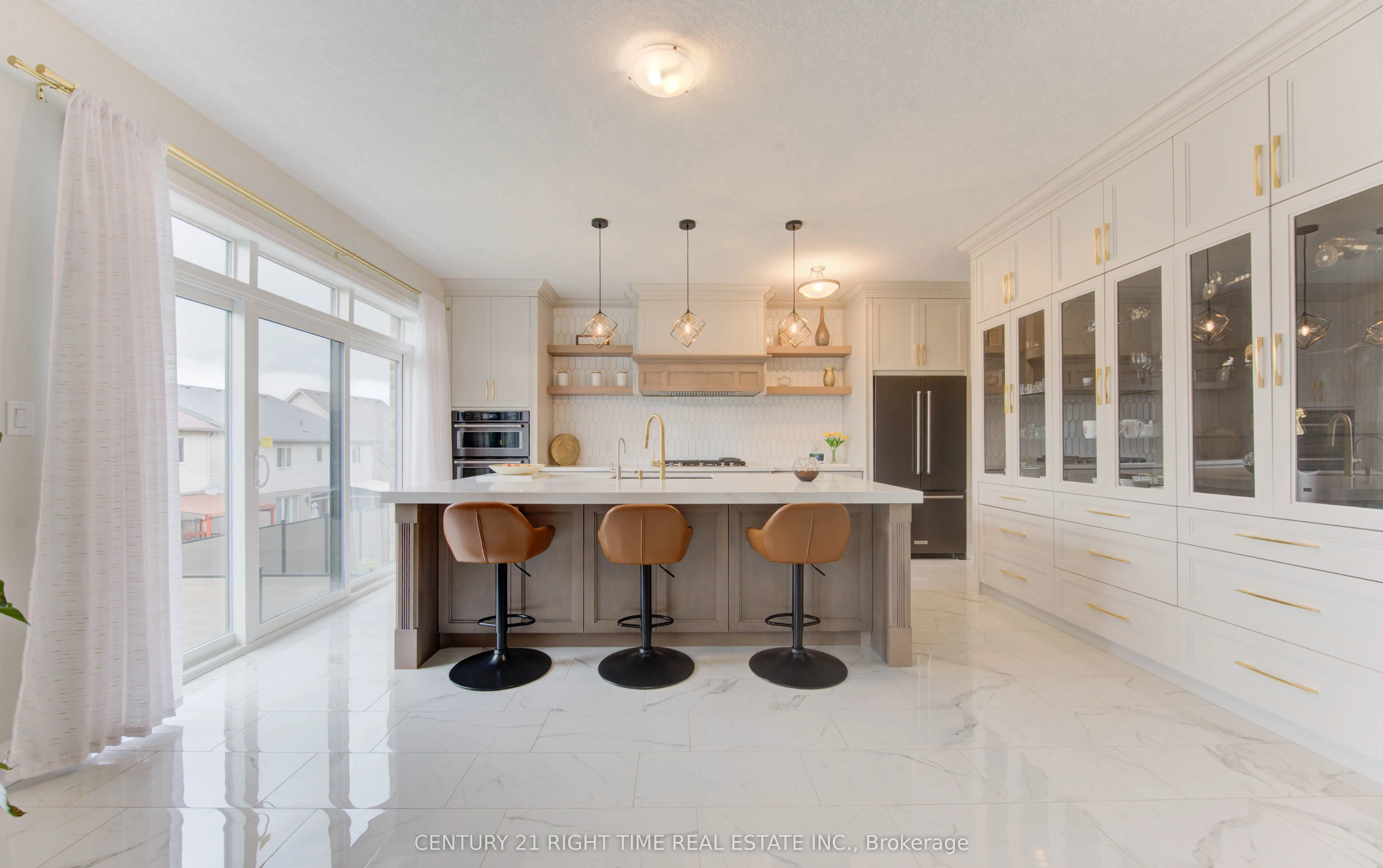 546 Bridgemill Crescent