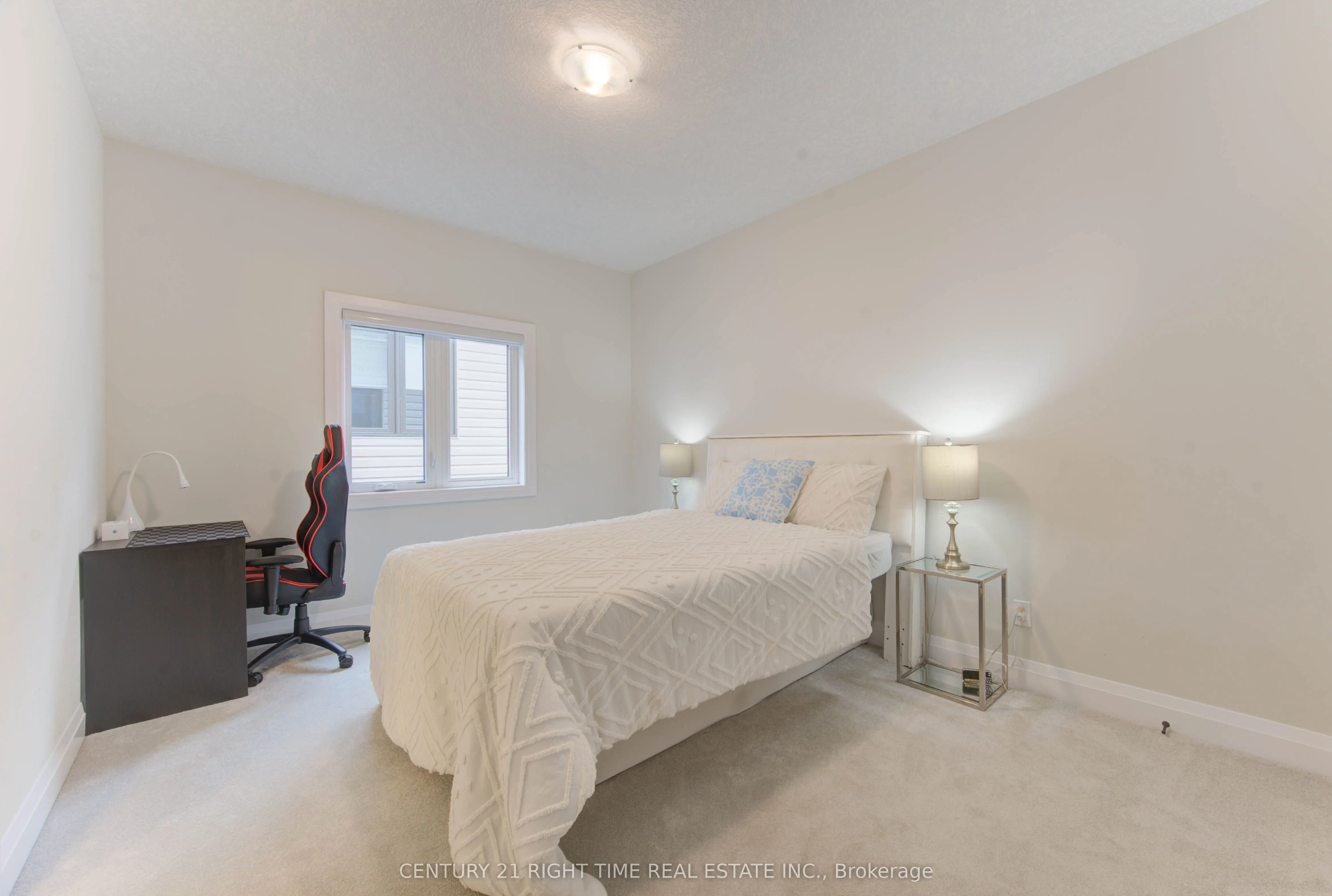 546 Bridgemill Crescent