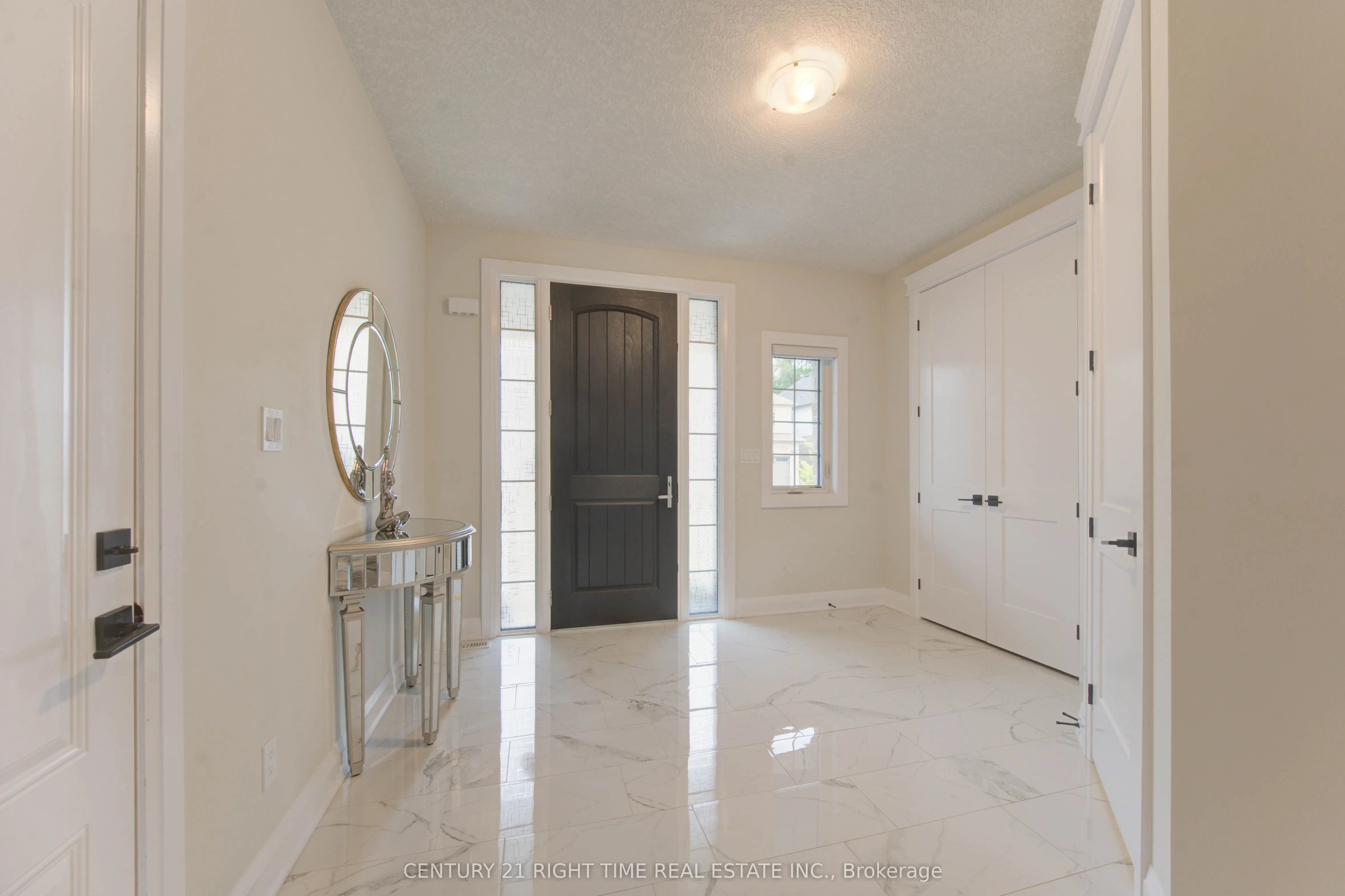 546 Bridgemill Crescent