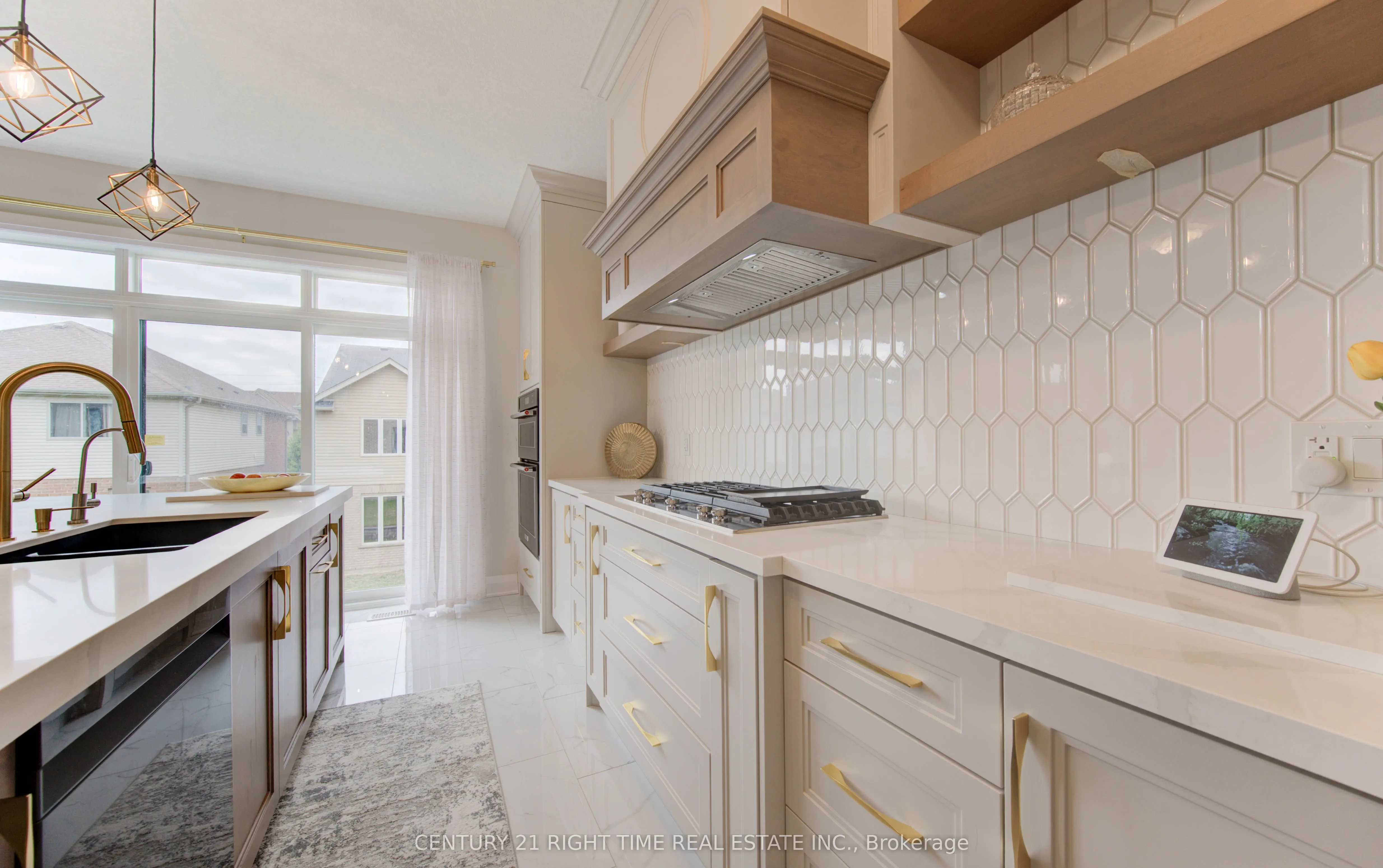 546 Bridgemill Crescent