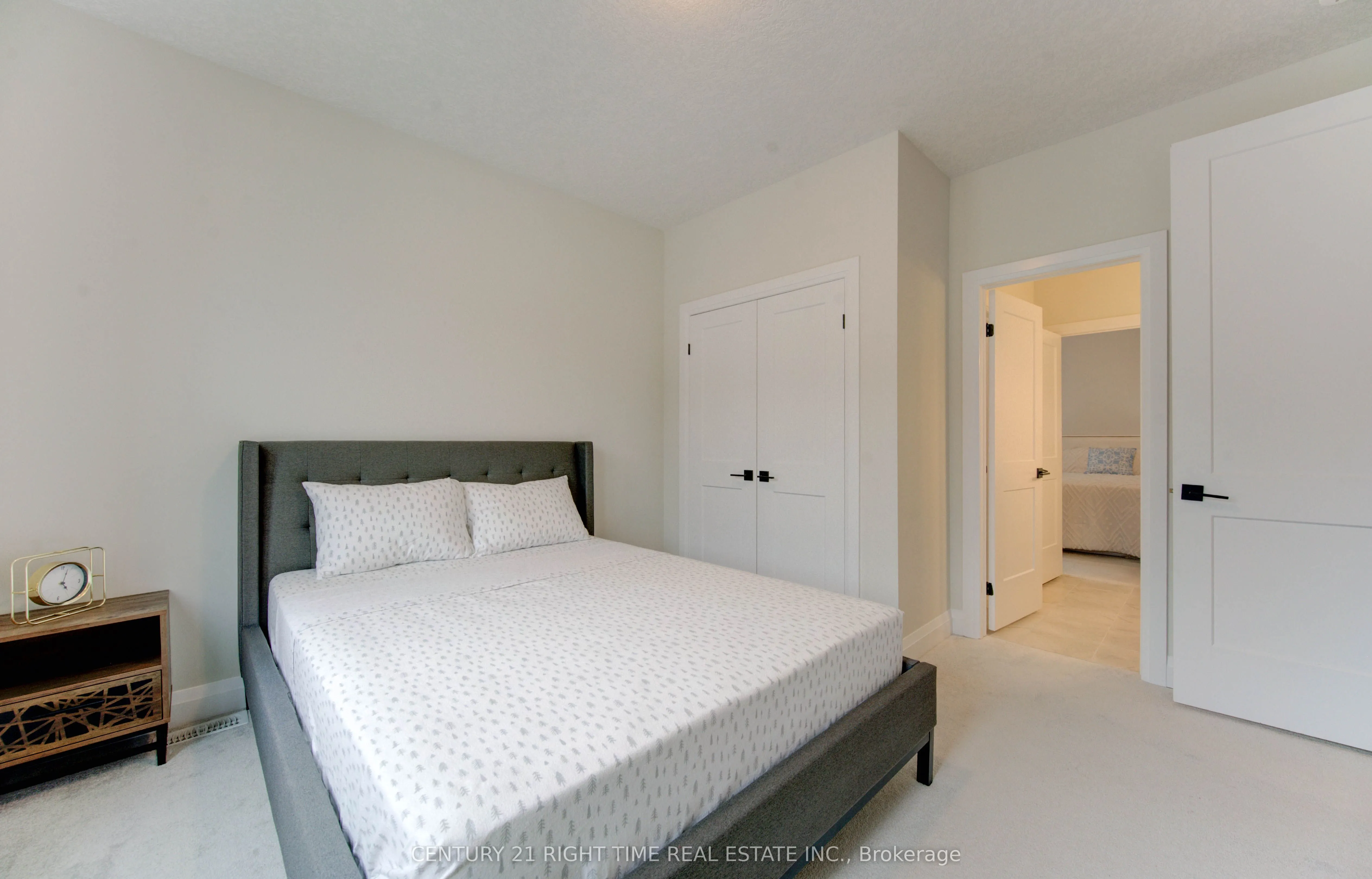 546 Bridgemill Crescent