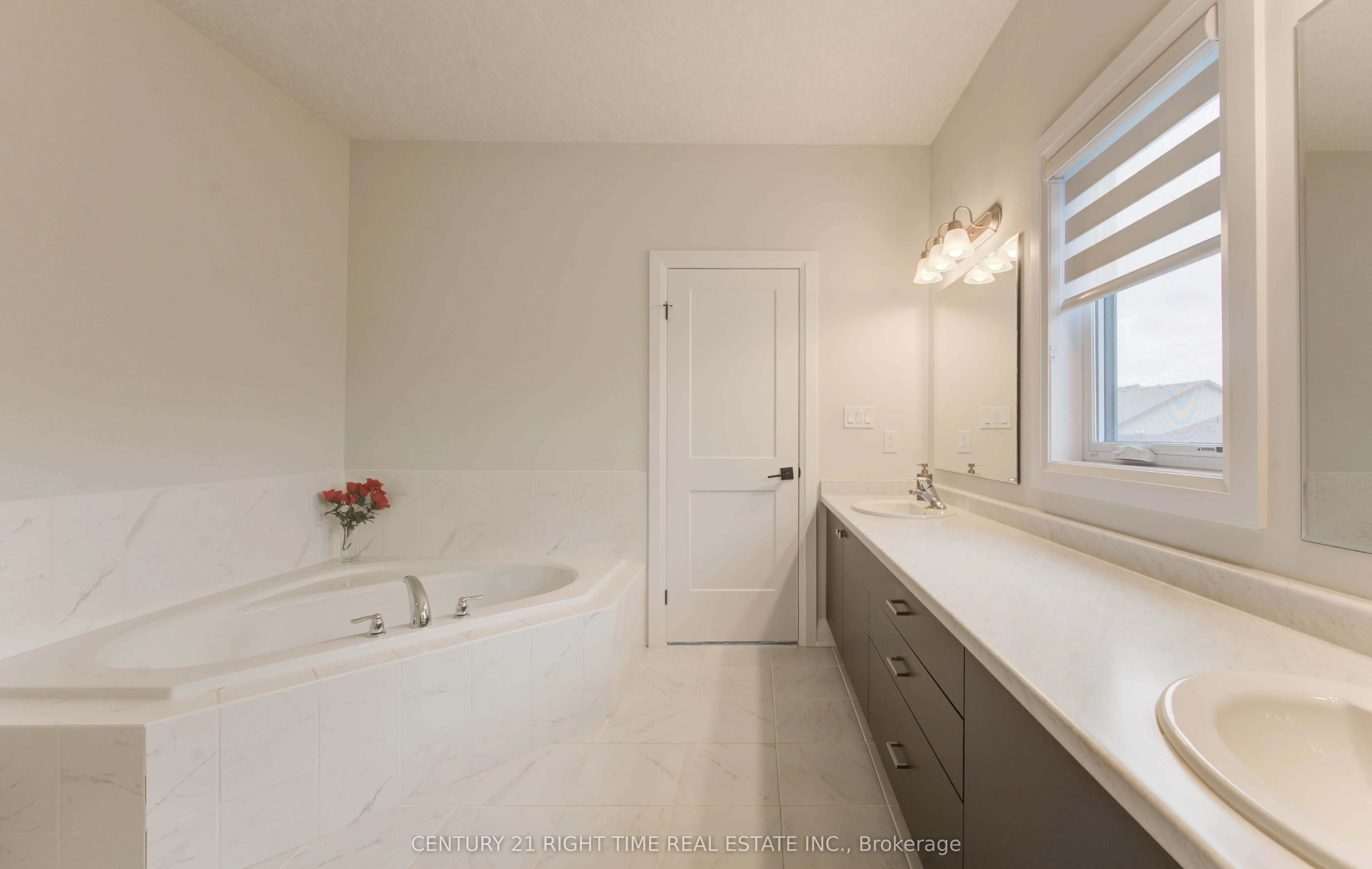 546 Bridgemill Crescent