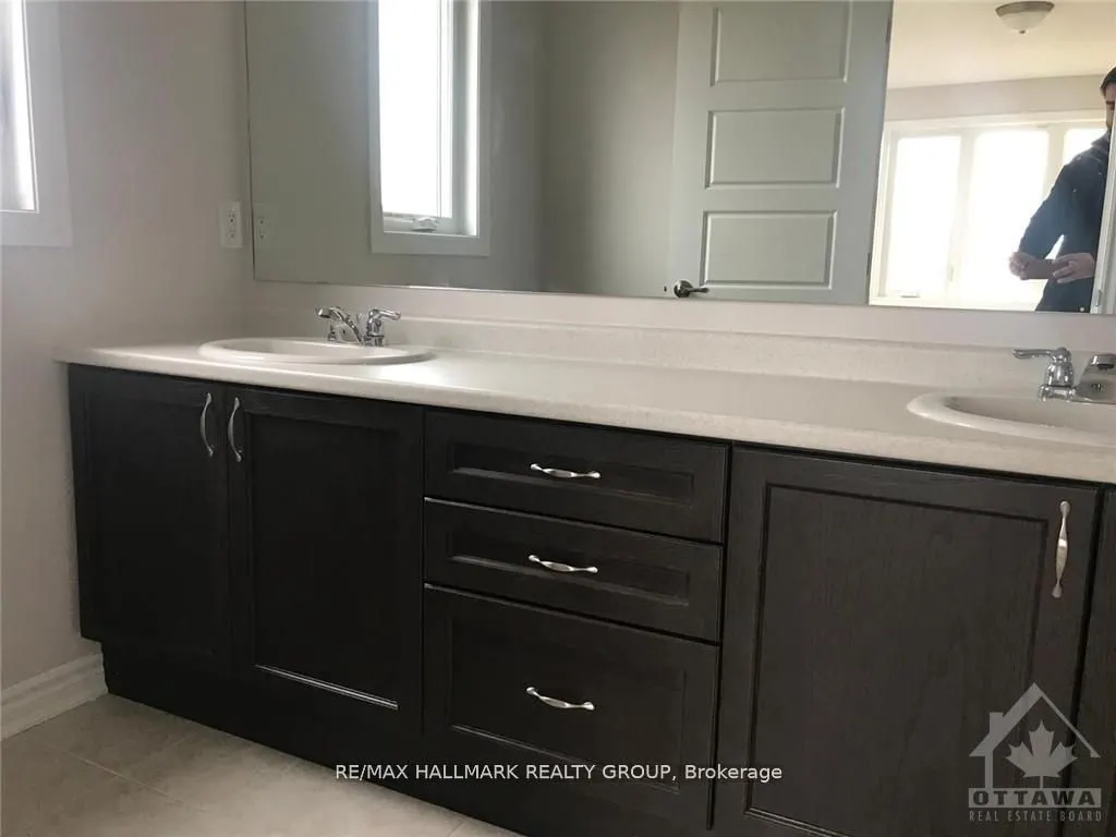 2307 WATERCOLOURS Way