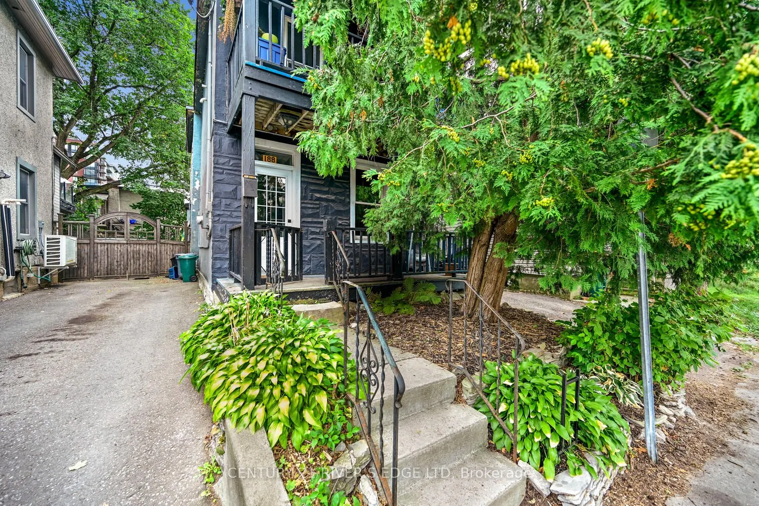 188 ARMSTRONG Street