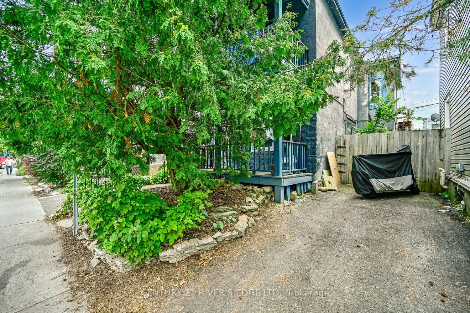 188 ARMSTRONG Street