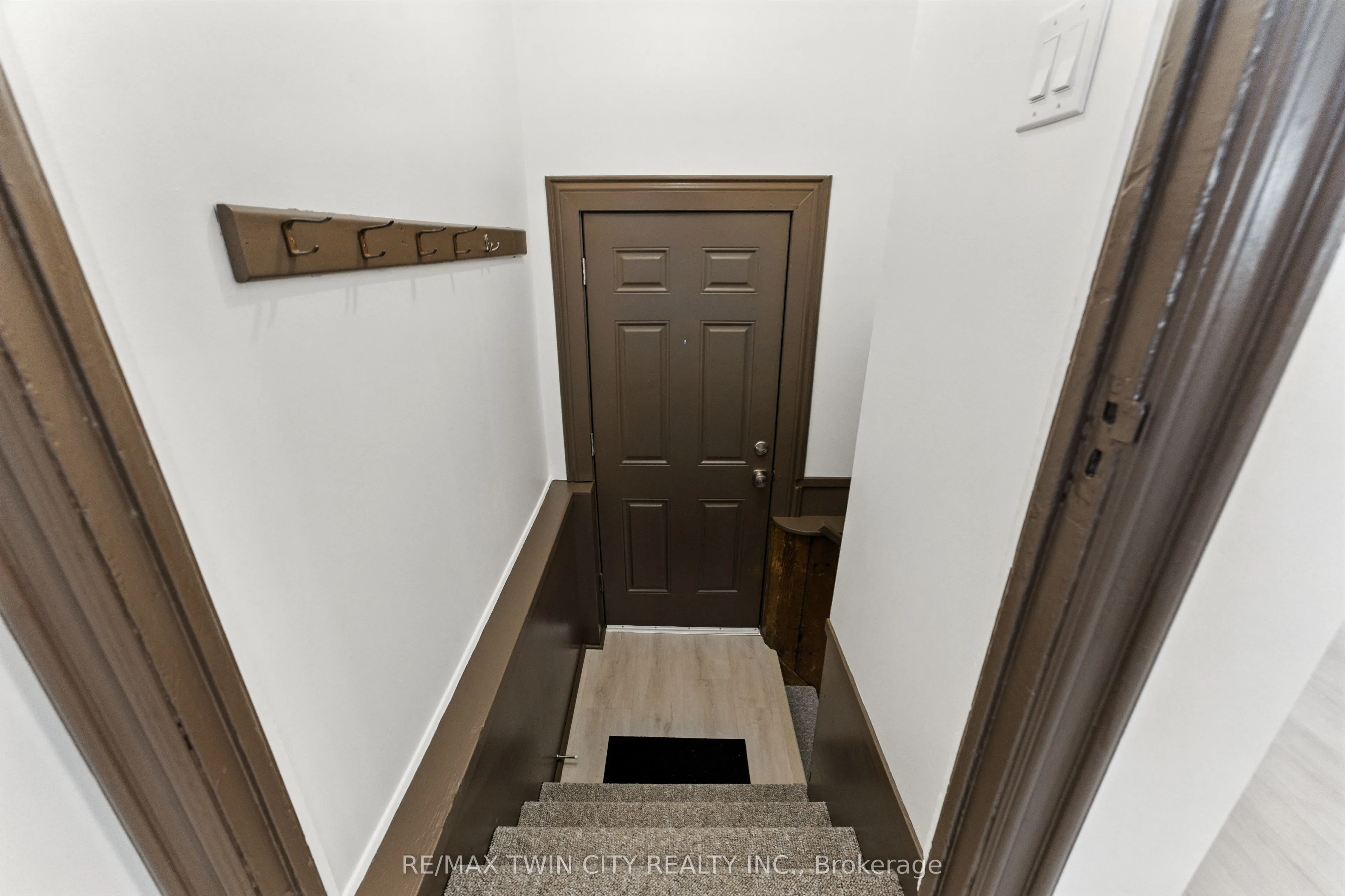 39 Allenby Avenue