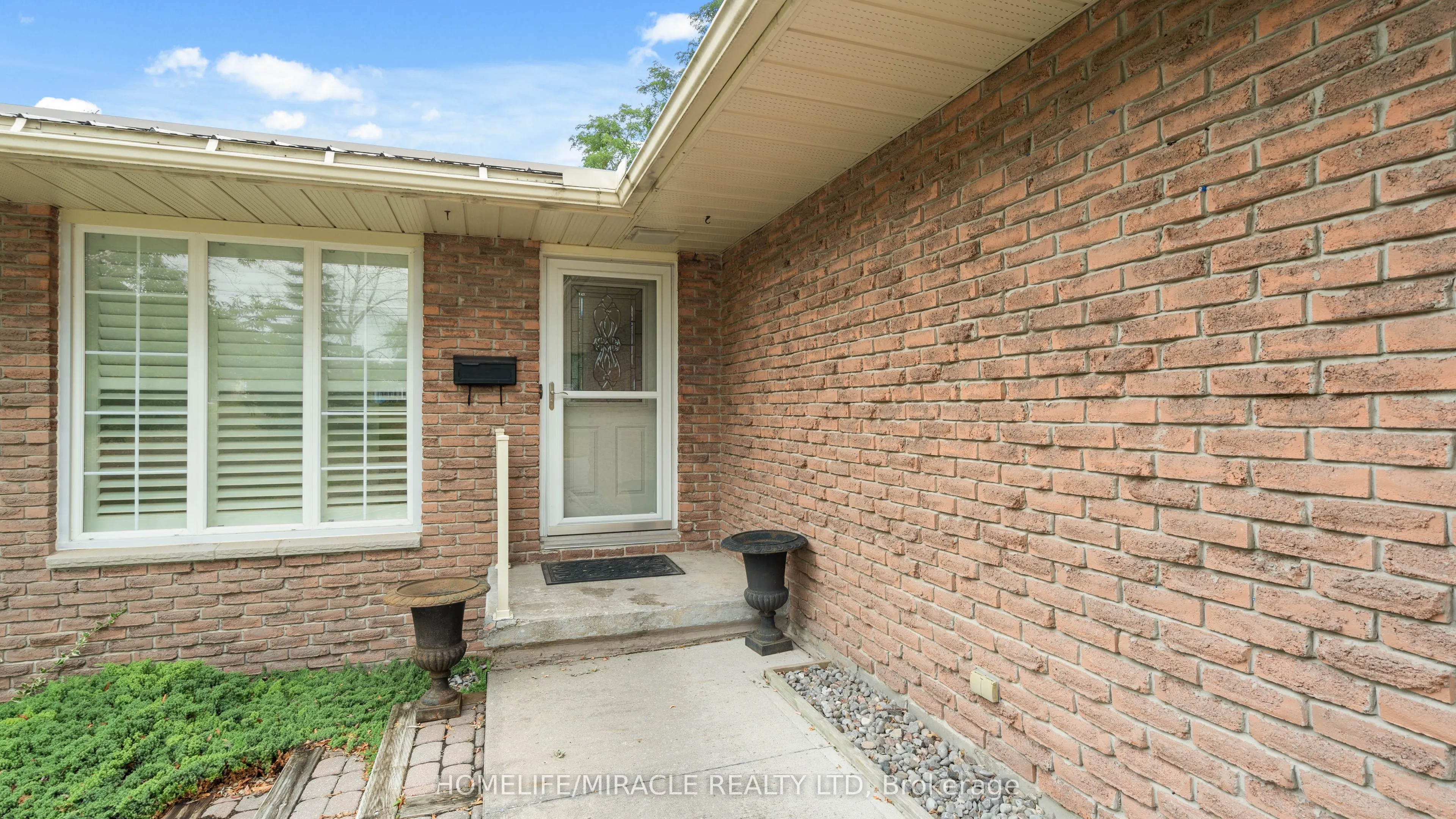 11844 Loyalist Parkway