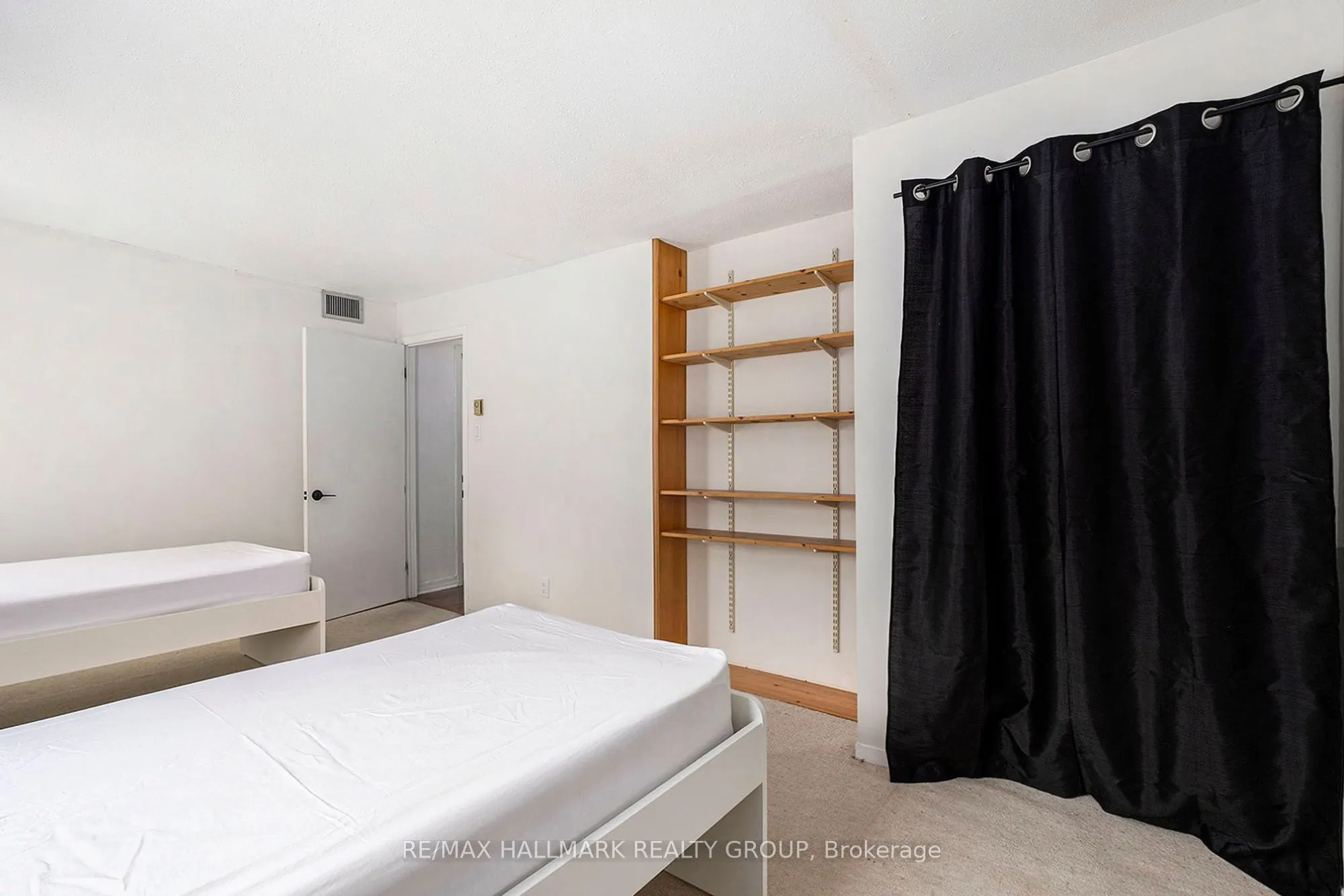 244 Charlotte Street, #3
