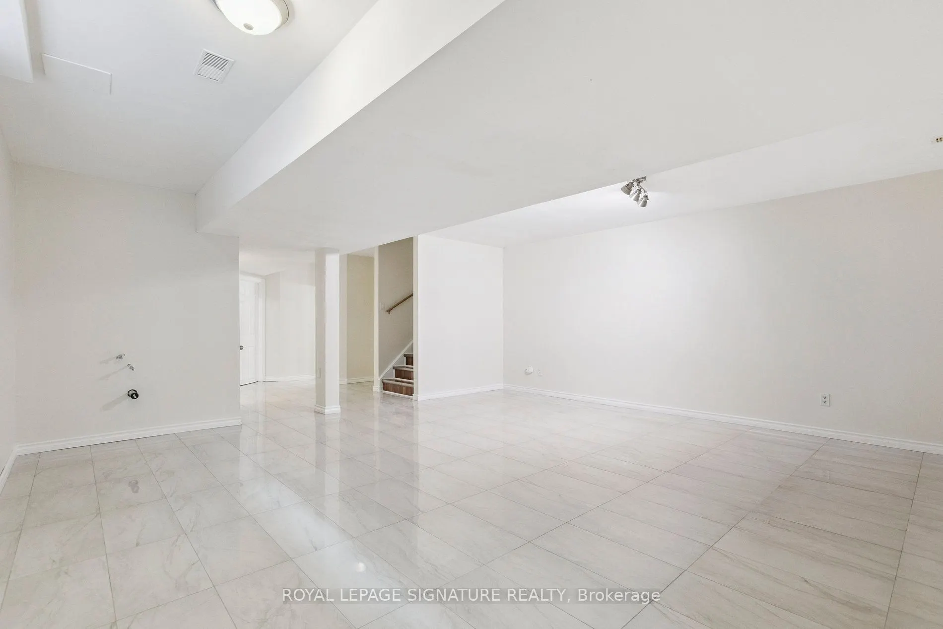 30 Vipond Street