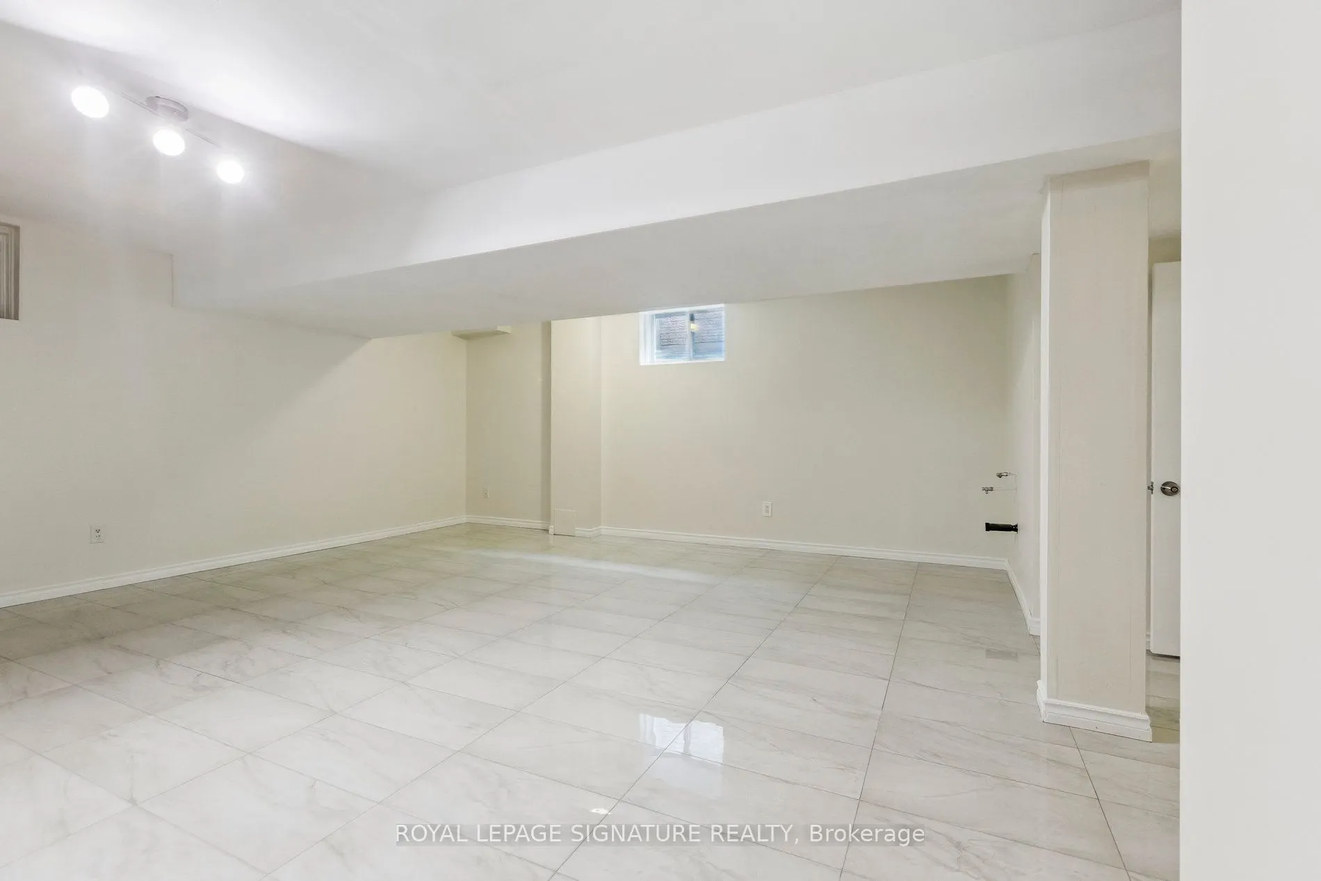 30 Vipond Street