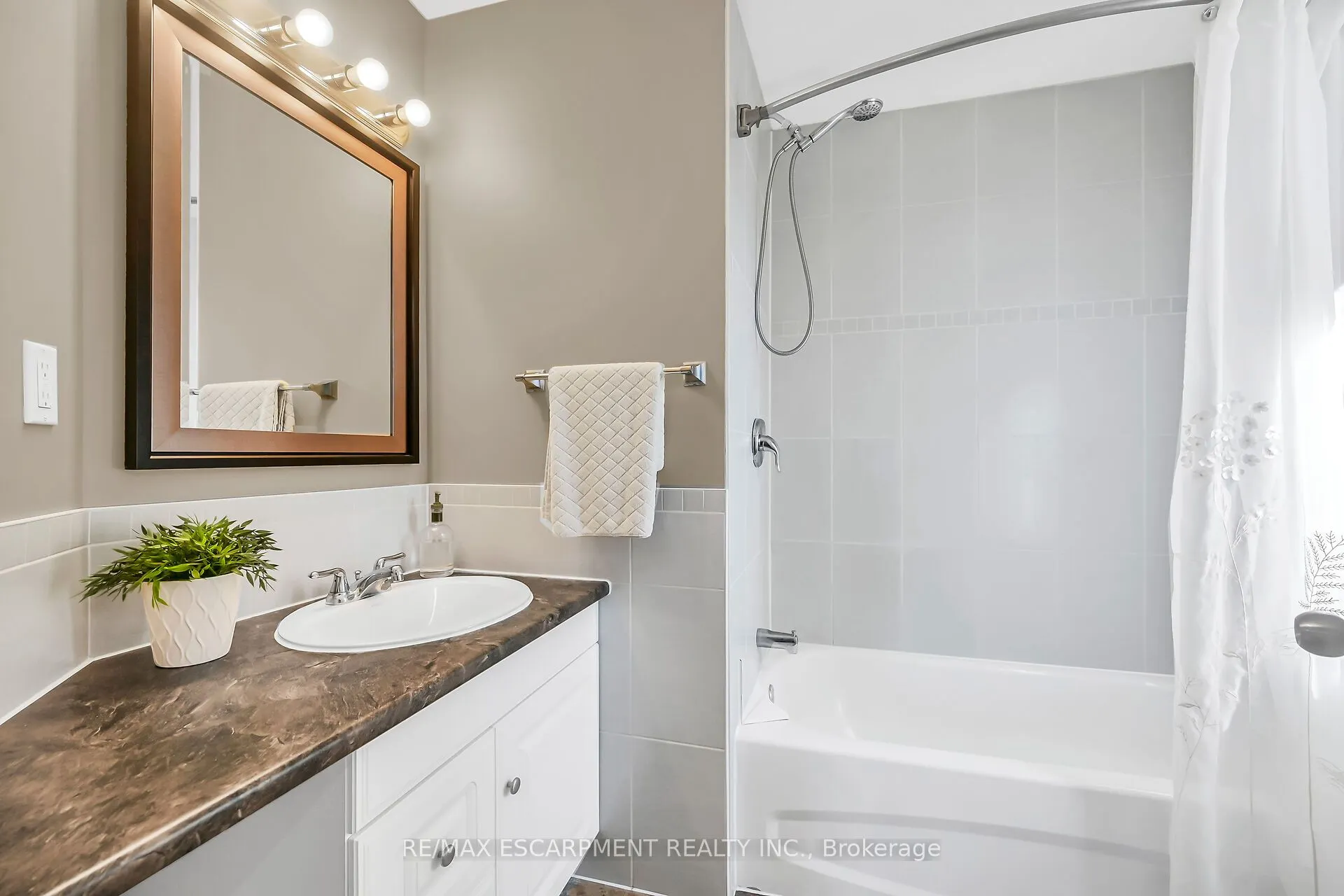 533 Cochrane Road