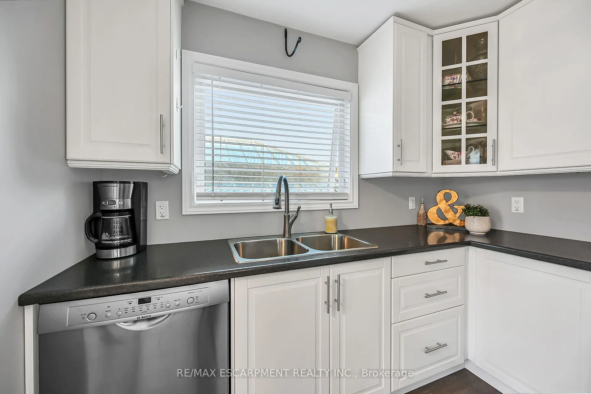 533 Cochrane Road