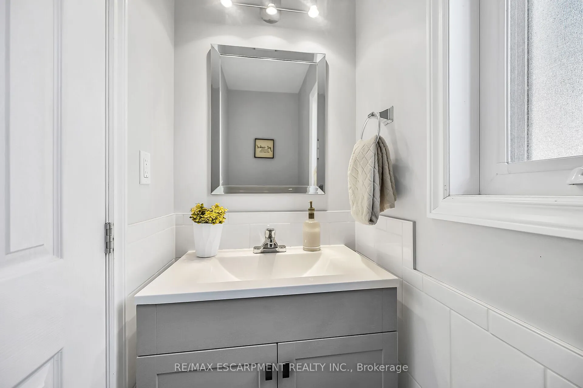 533 Cochrane Road