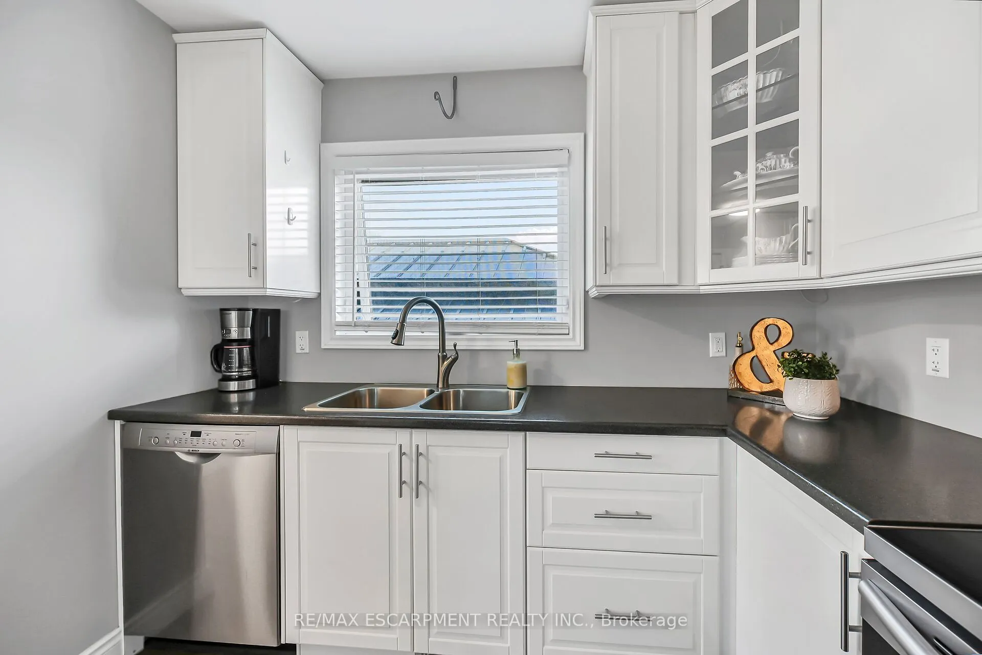 533 Cochrane Road