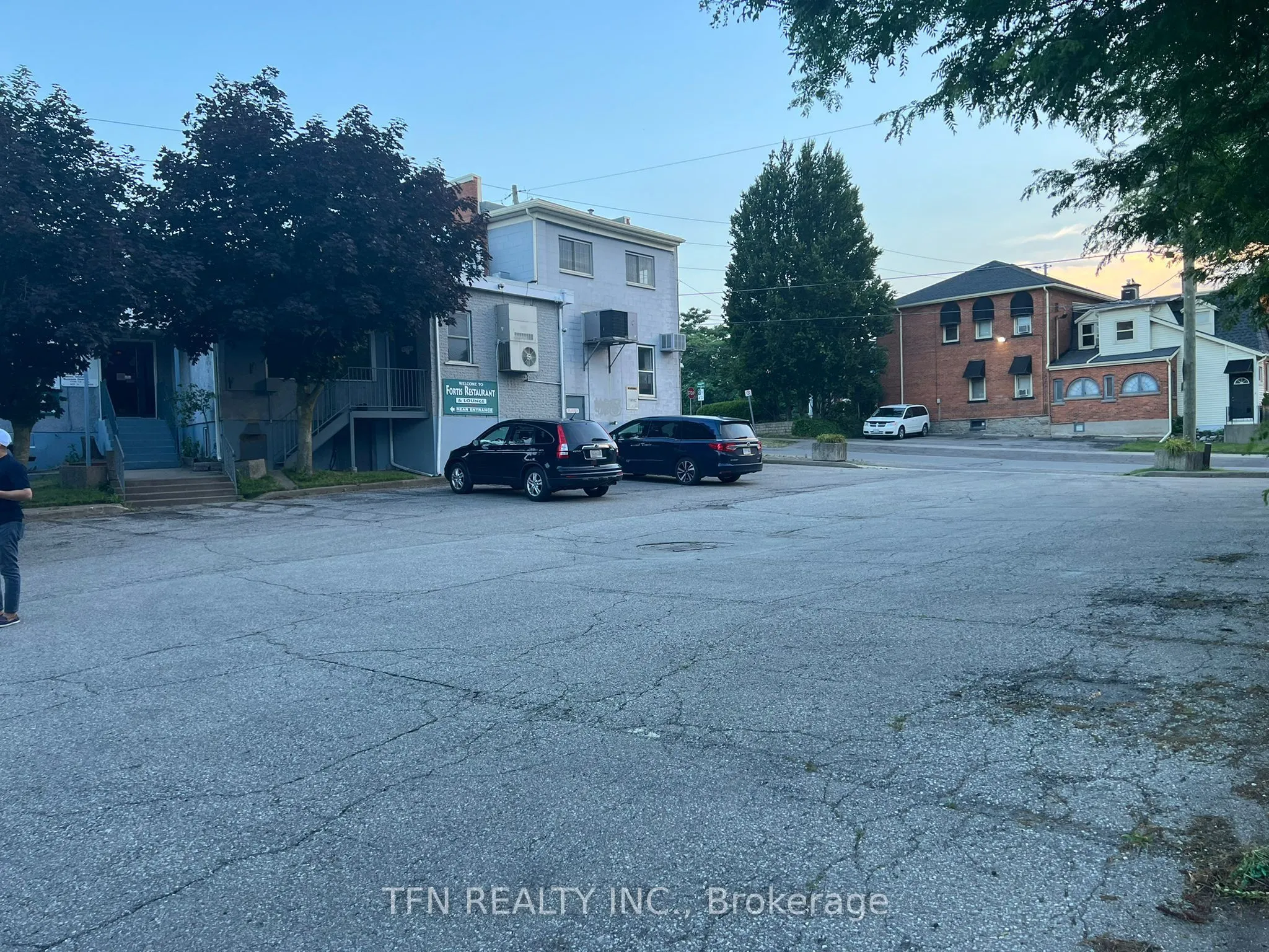 135-137 Queenston Street