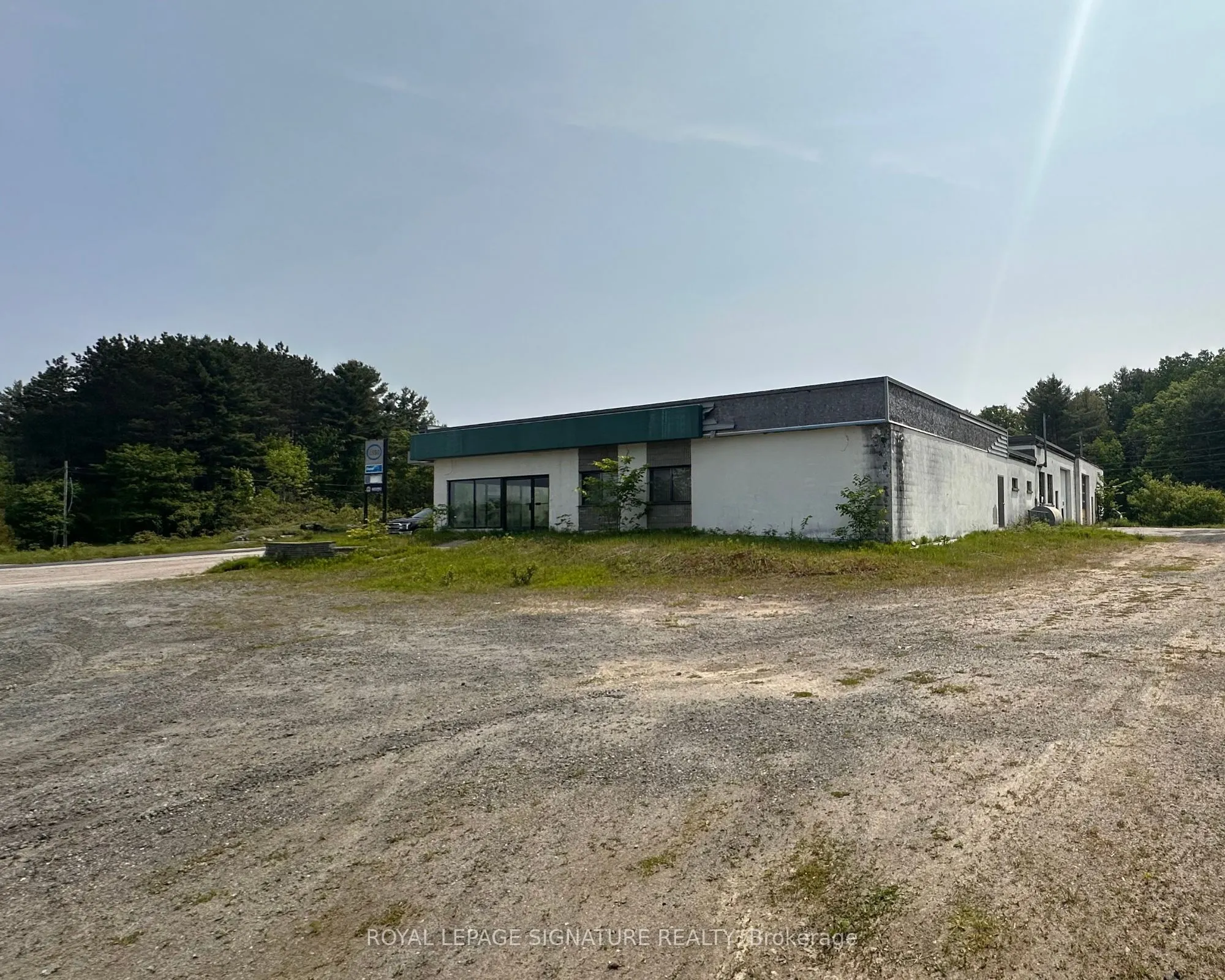 993 Lake Joseph Road
