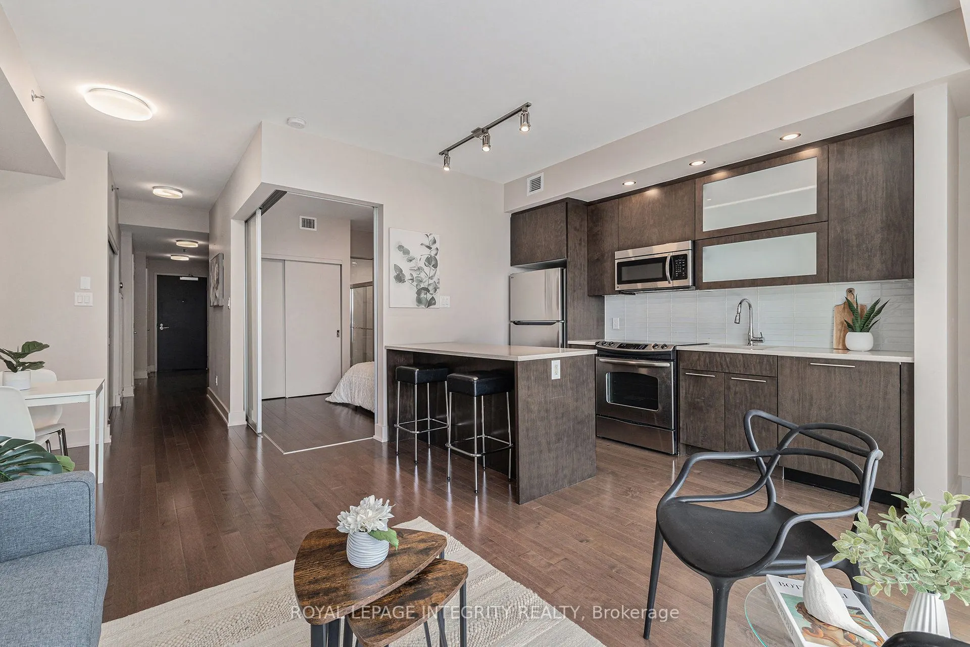 98 Richmond Road, #304