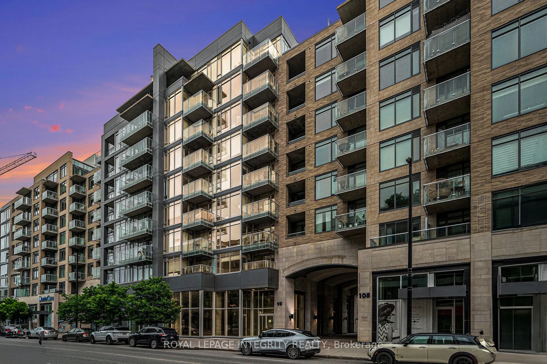 98 Richmond Road, #304