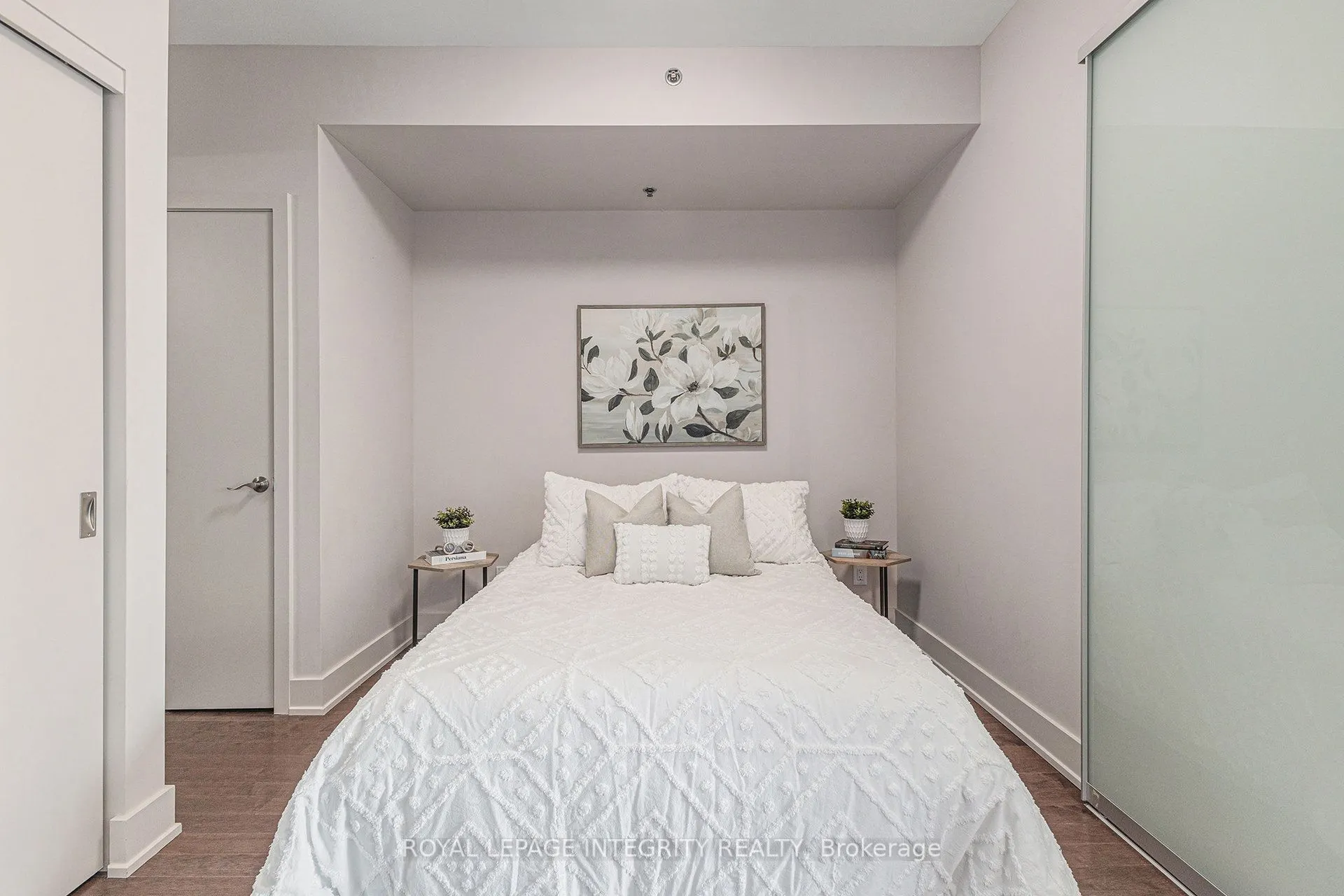98 Richmond Road, #304