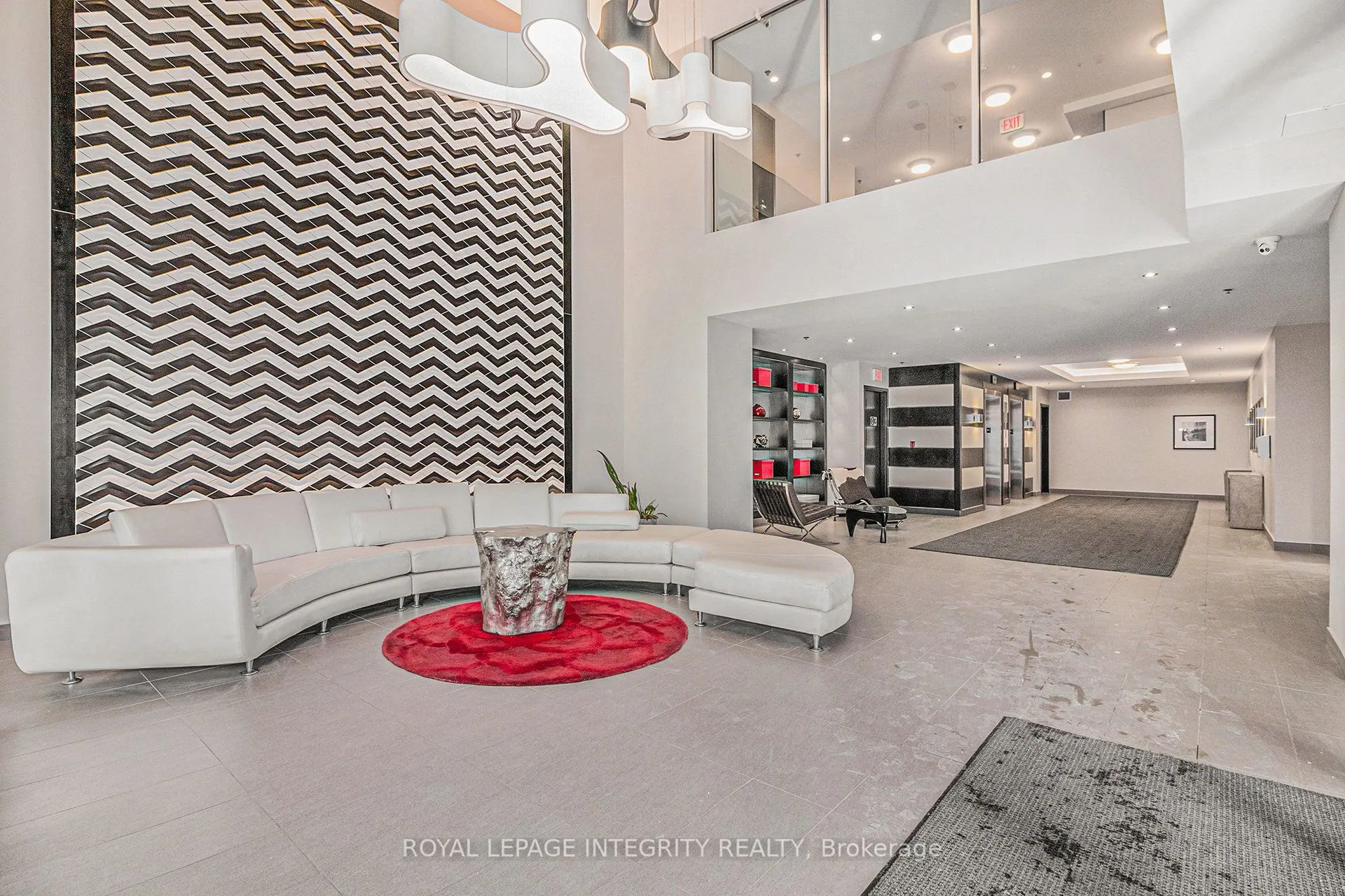 98 Richmond Road, #304