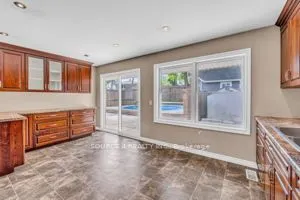 35 Vista Crescent