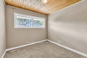 35 Vista Crescent