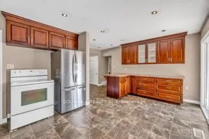 35 Vista Crescent