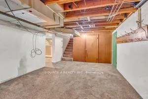 35 Vista Crescent
