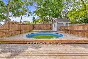 35 Vista Crescent