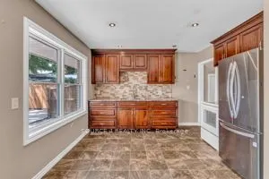 35 Vista Crescent