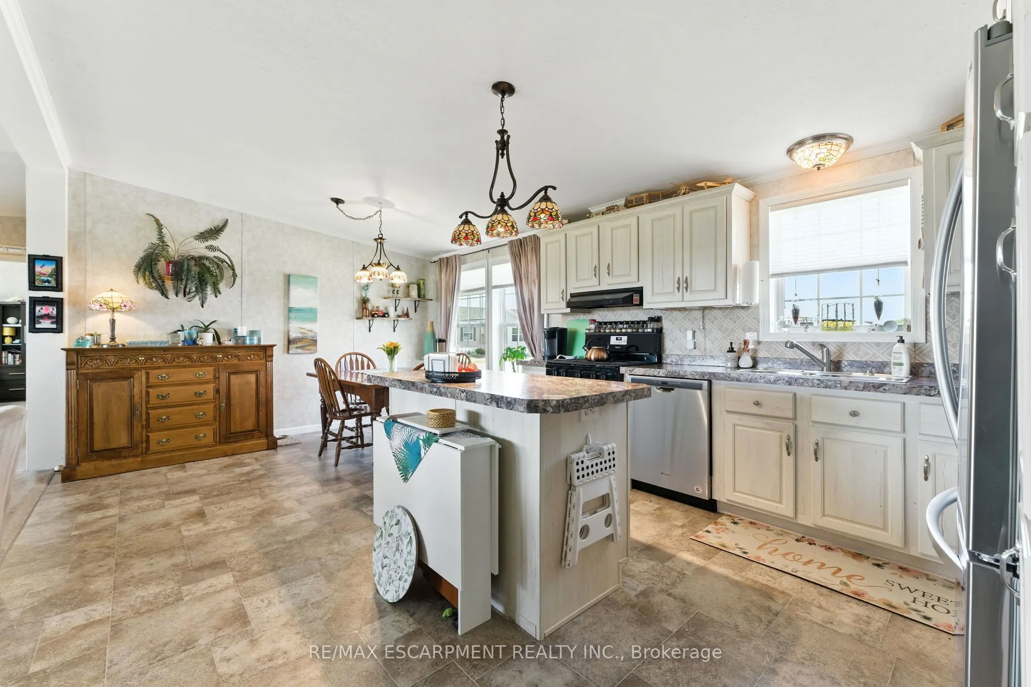 55 RIVERBEND Crescent