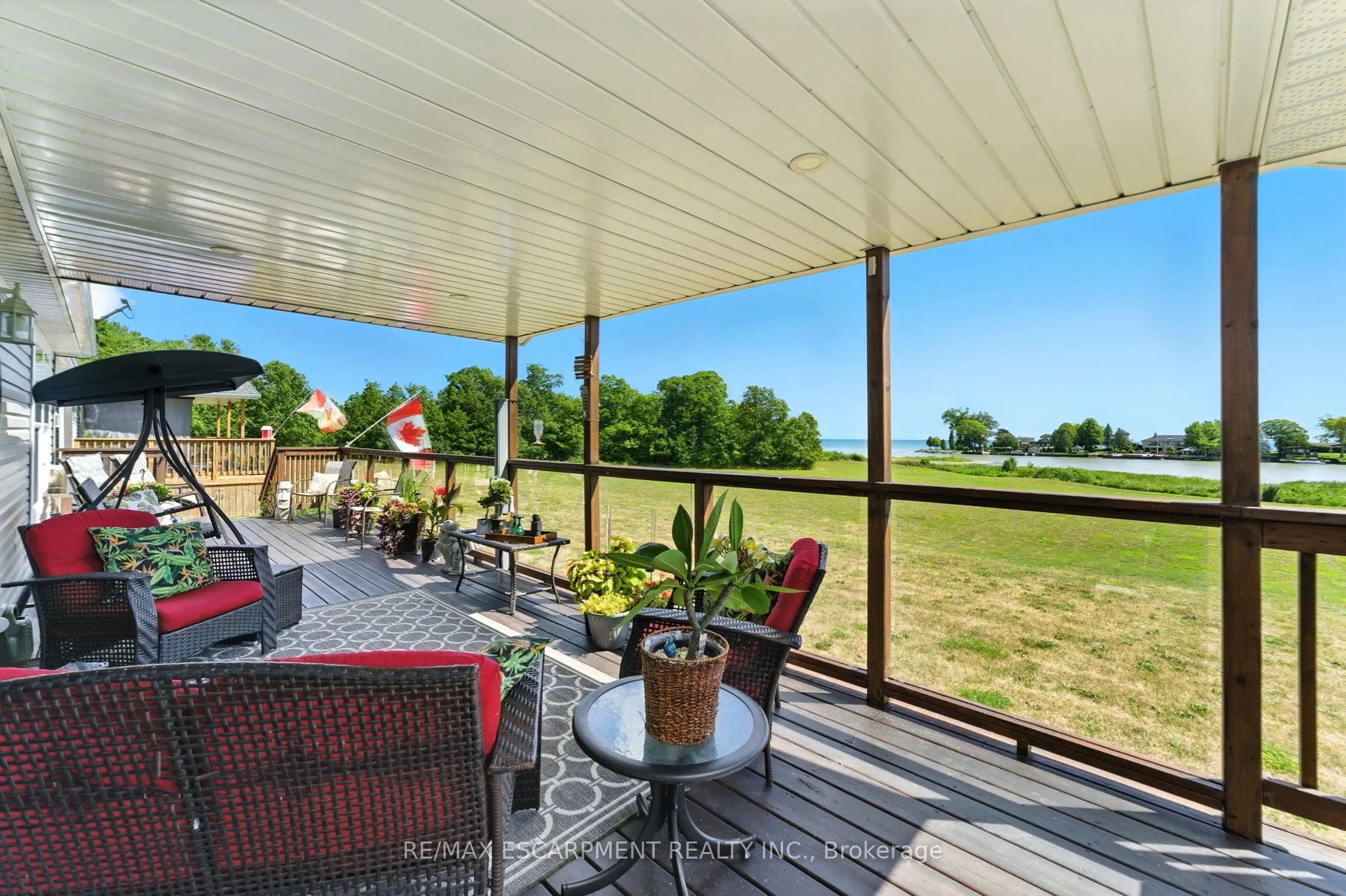 55 RIVERBEND Crescent