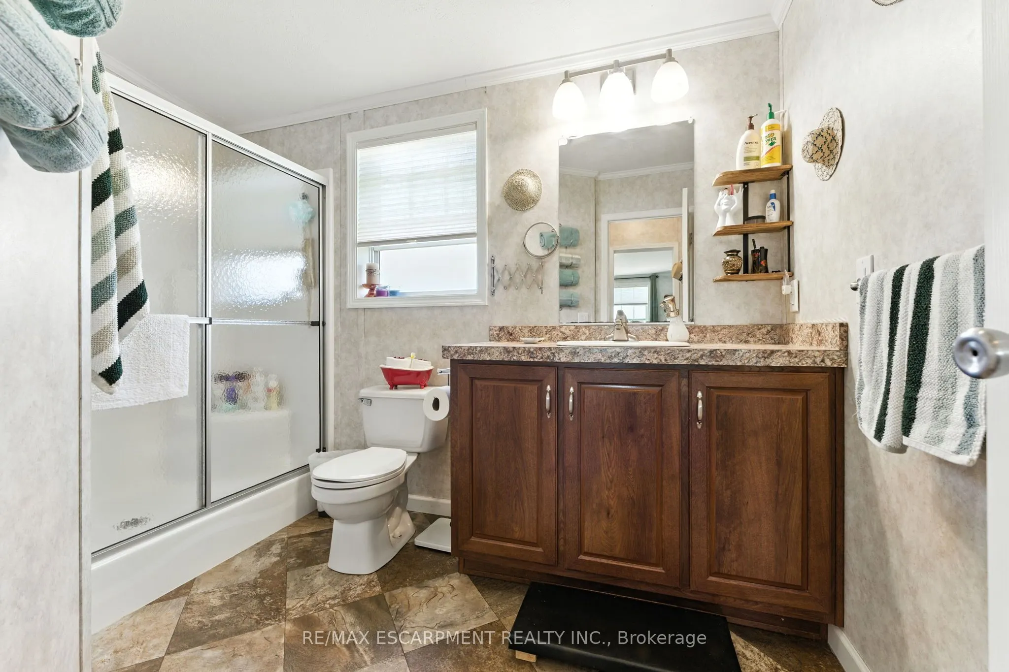 55 RIVERBEND Crescent