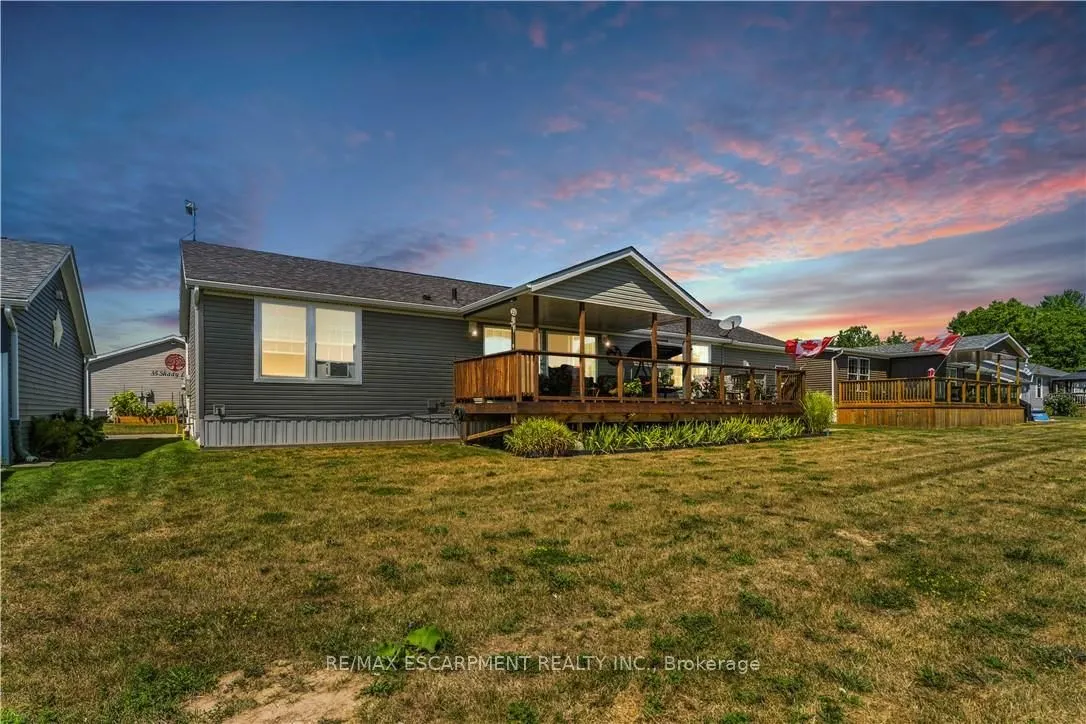 55 RIVERBEND Crescent