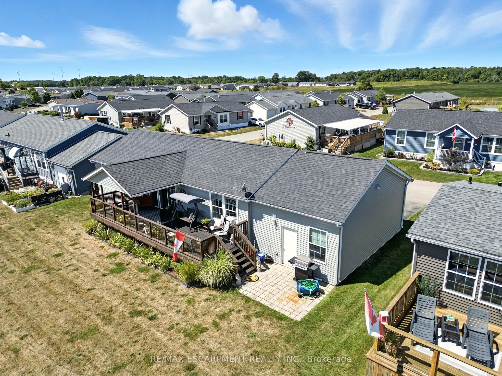 55 RIVERBEND Crescent