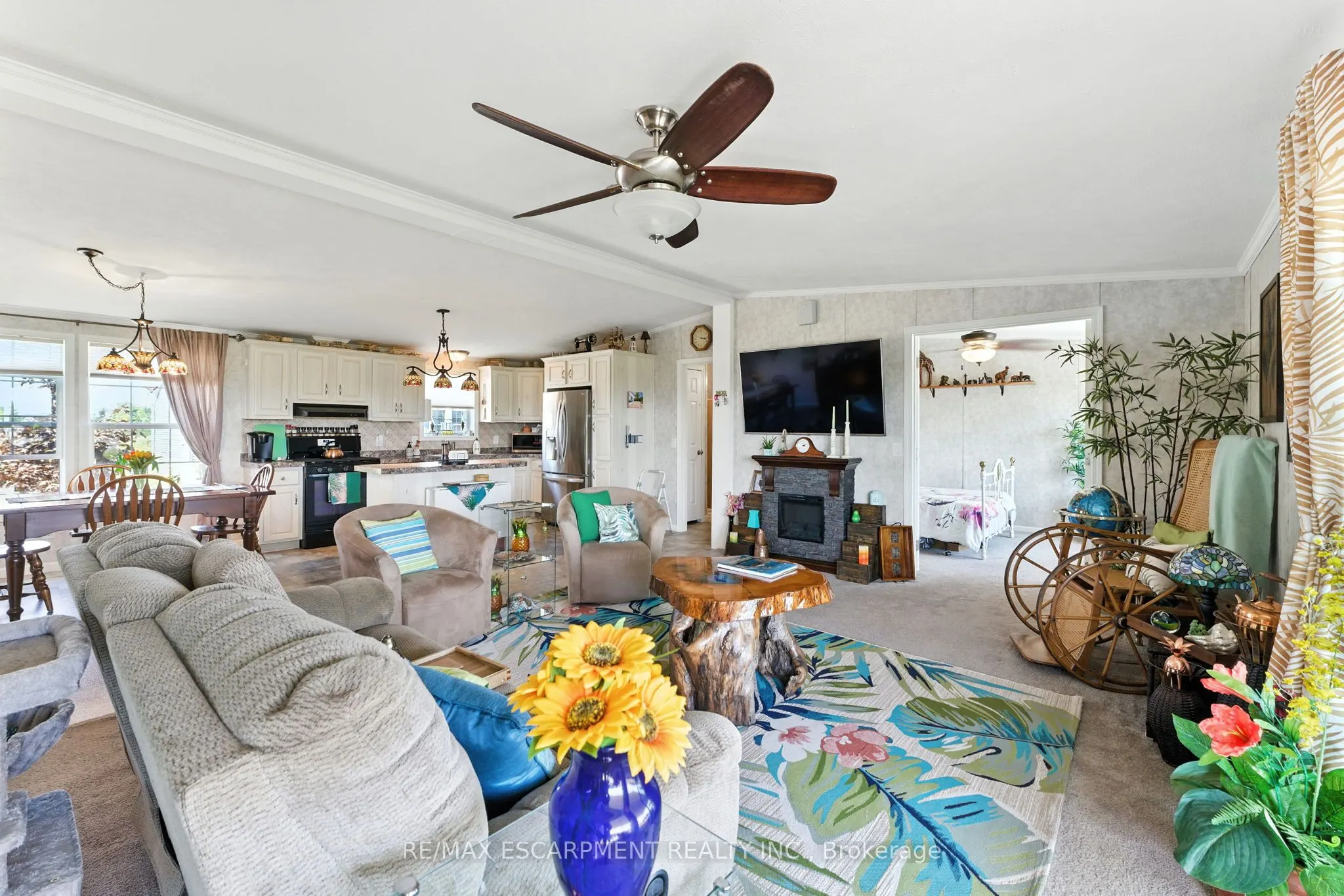 55 RIVERBEND Crescent